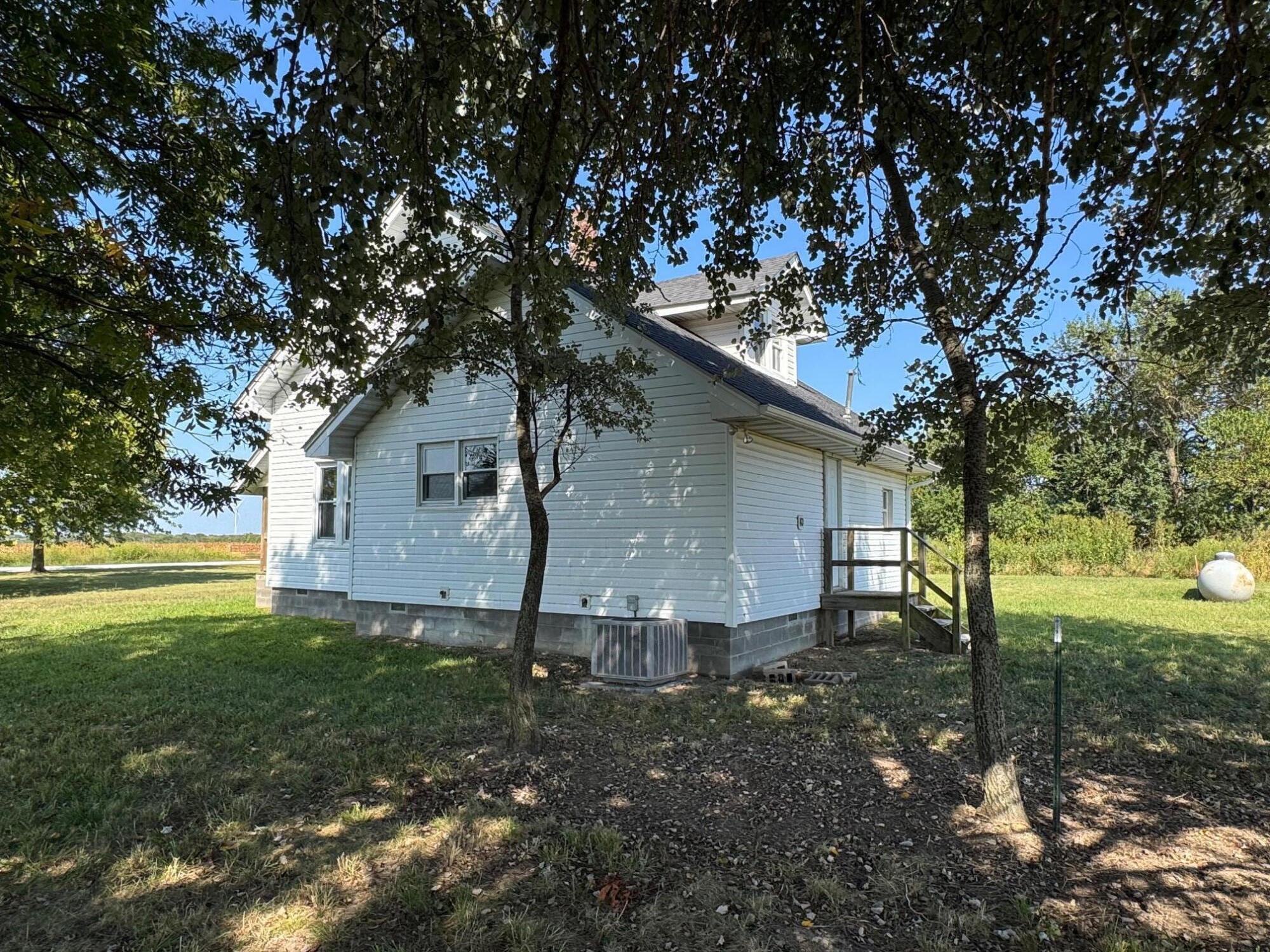 302 Maple Road Property Photo 5