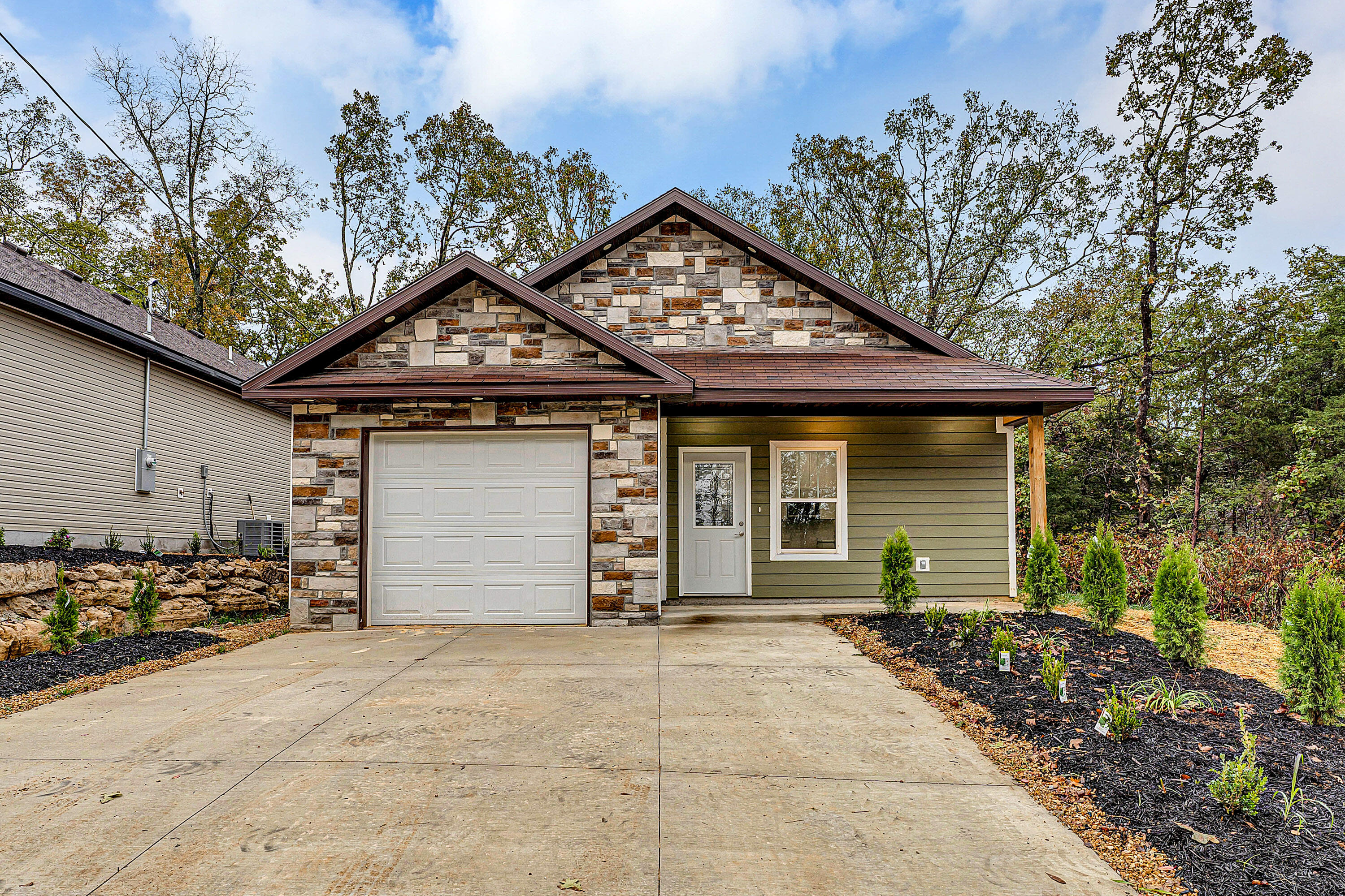 3003-3005 Bluebird Road Property Photo 2