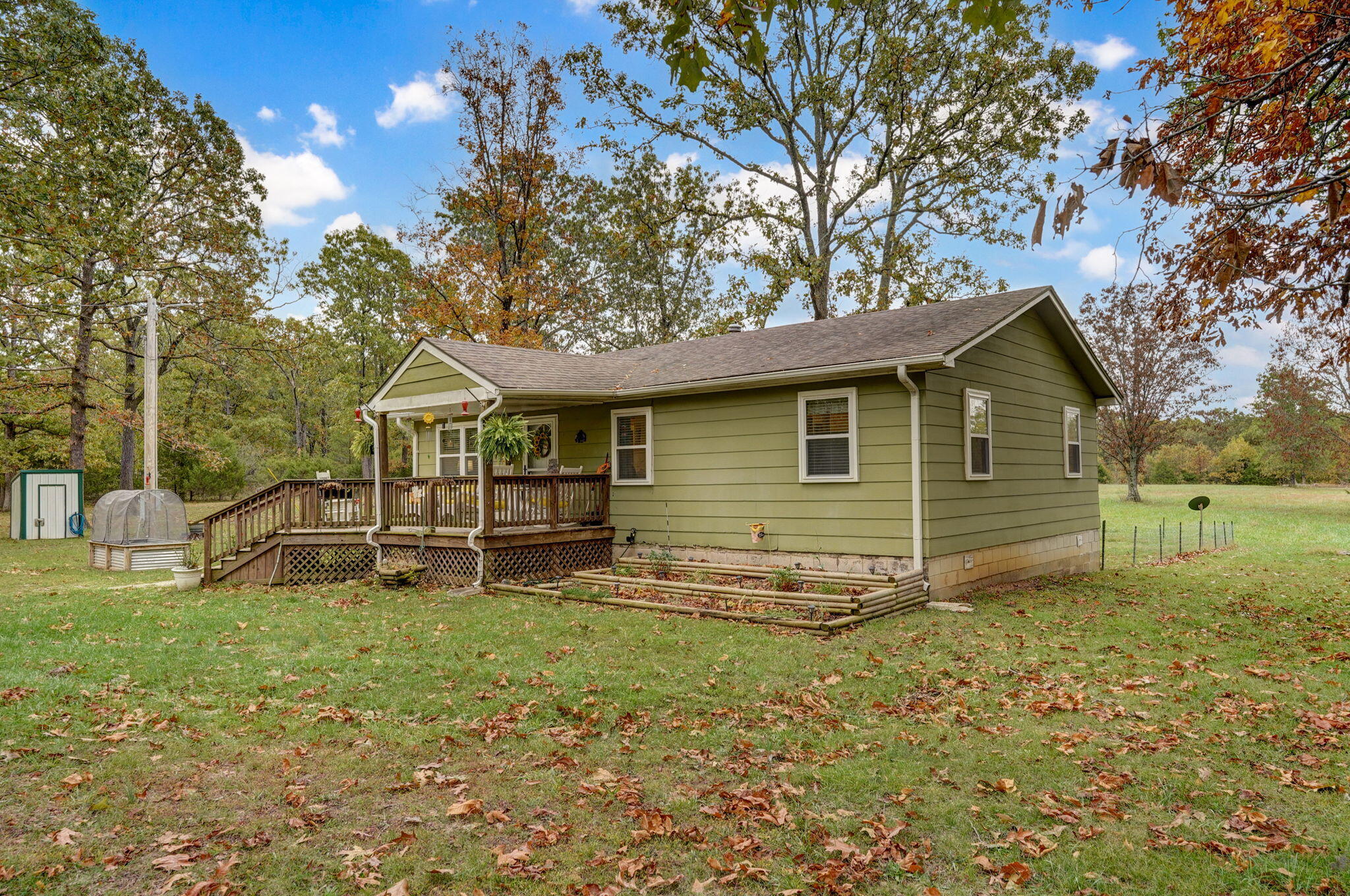 2582 River Road Property Photo 3