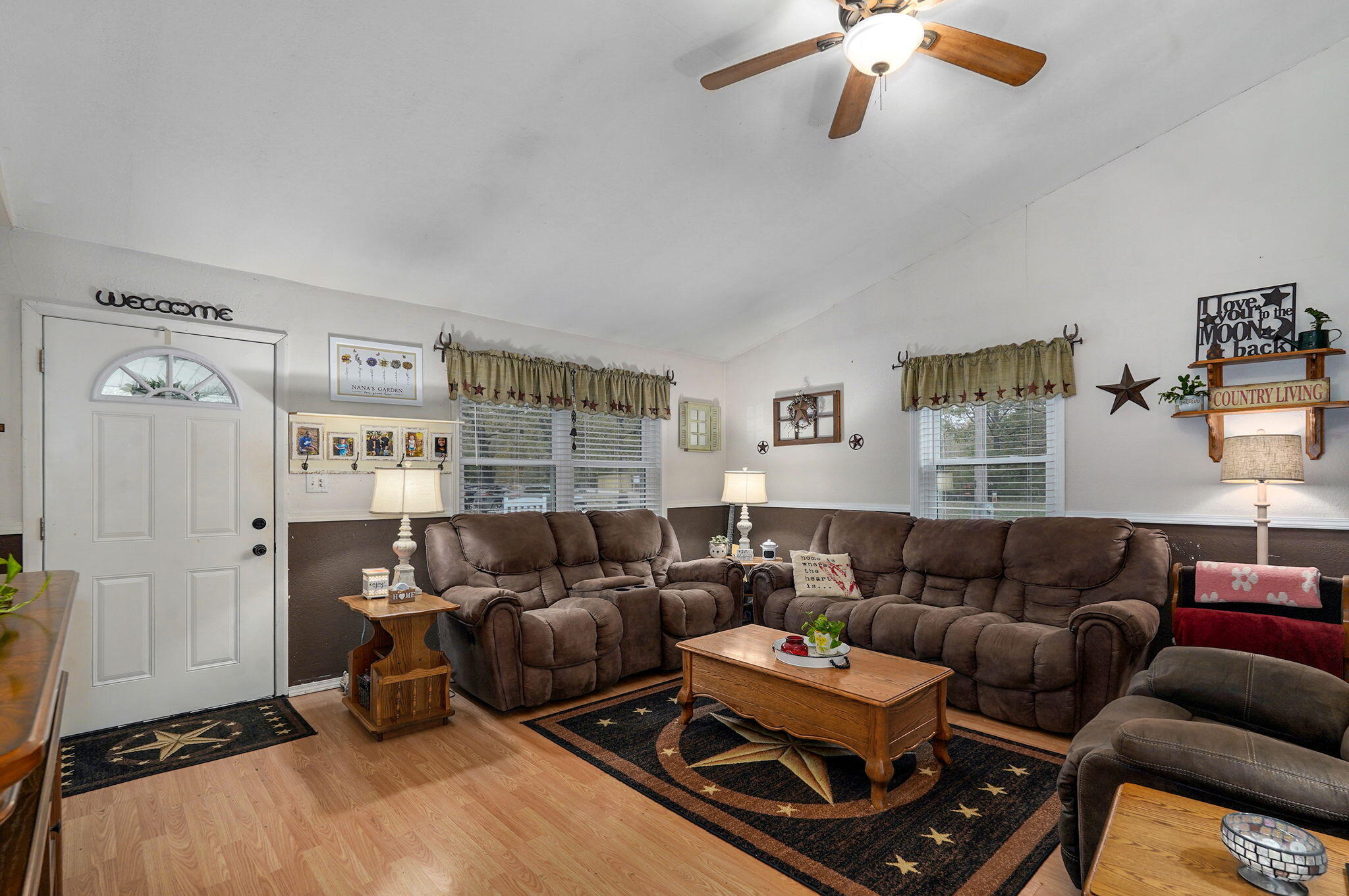 2582 River Road Property Photo 7