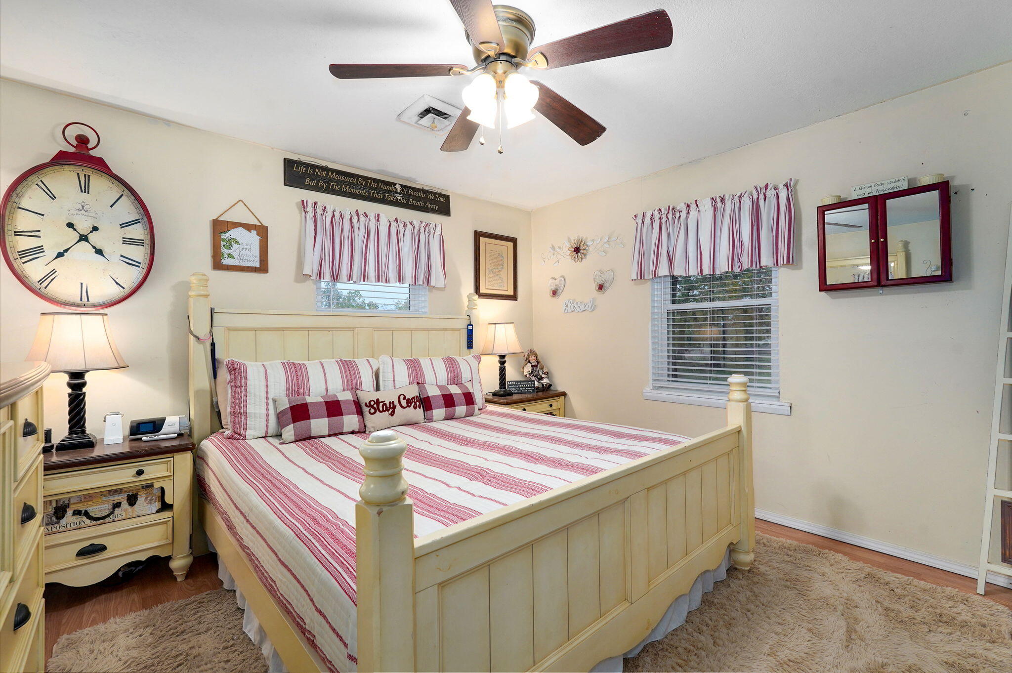 2582 River Road Property Photo 15