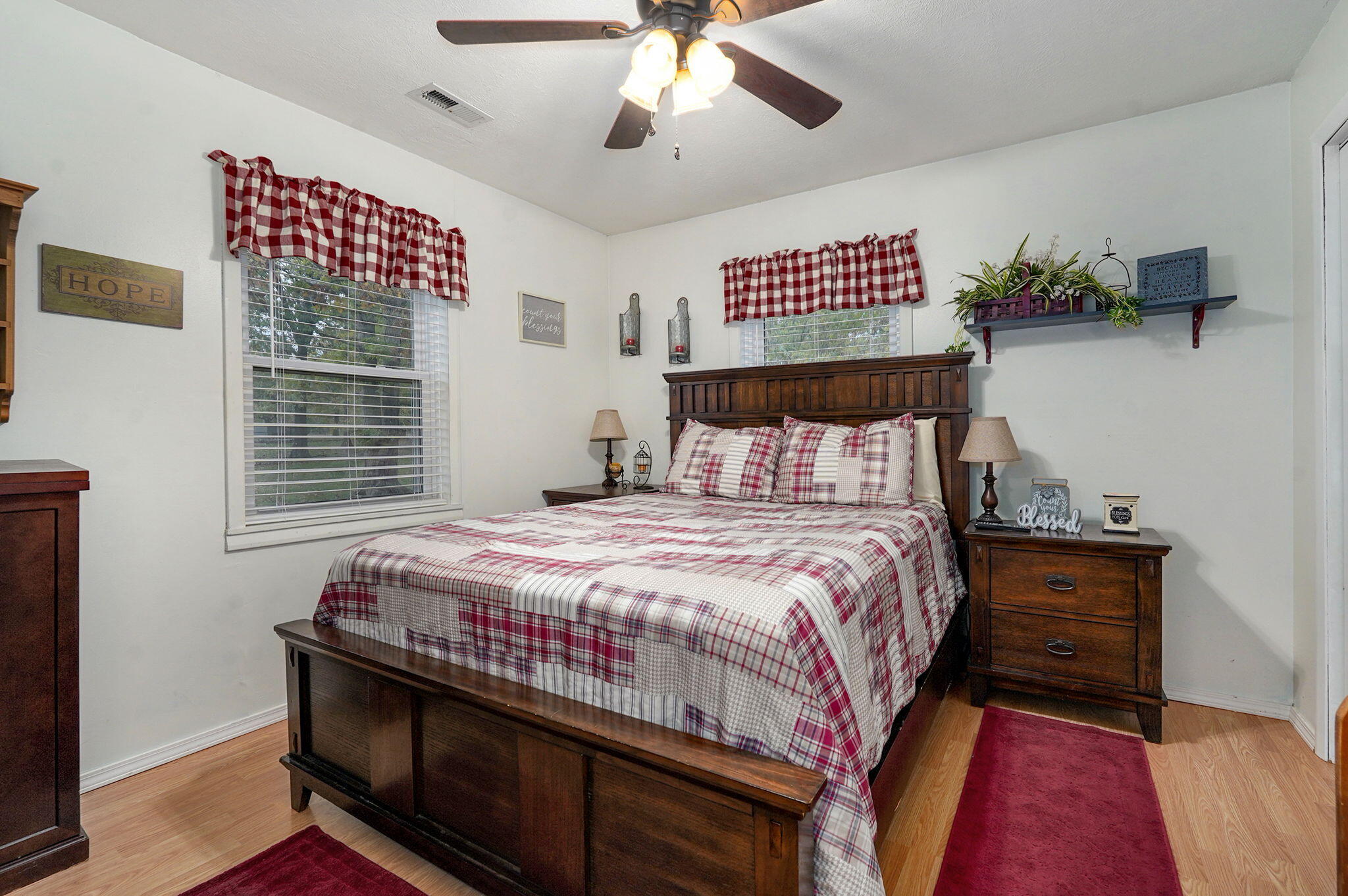 2582 River Road Property Photo 18