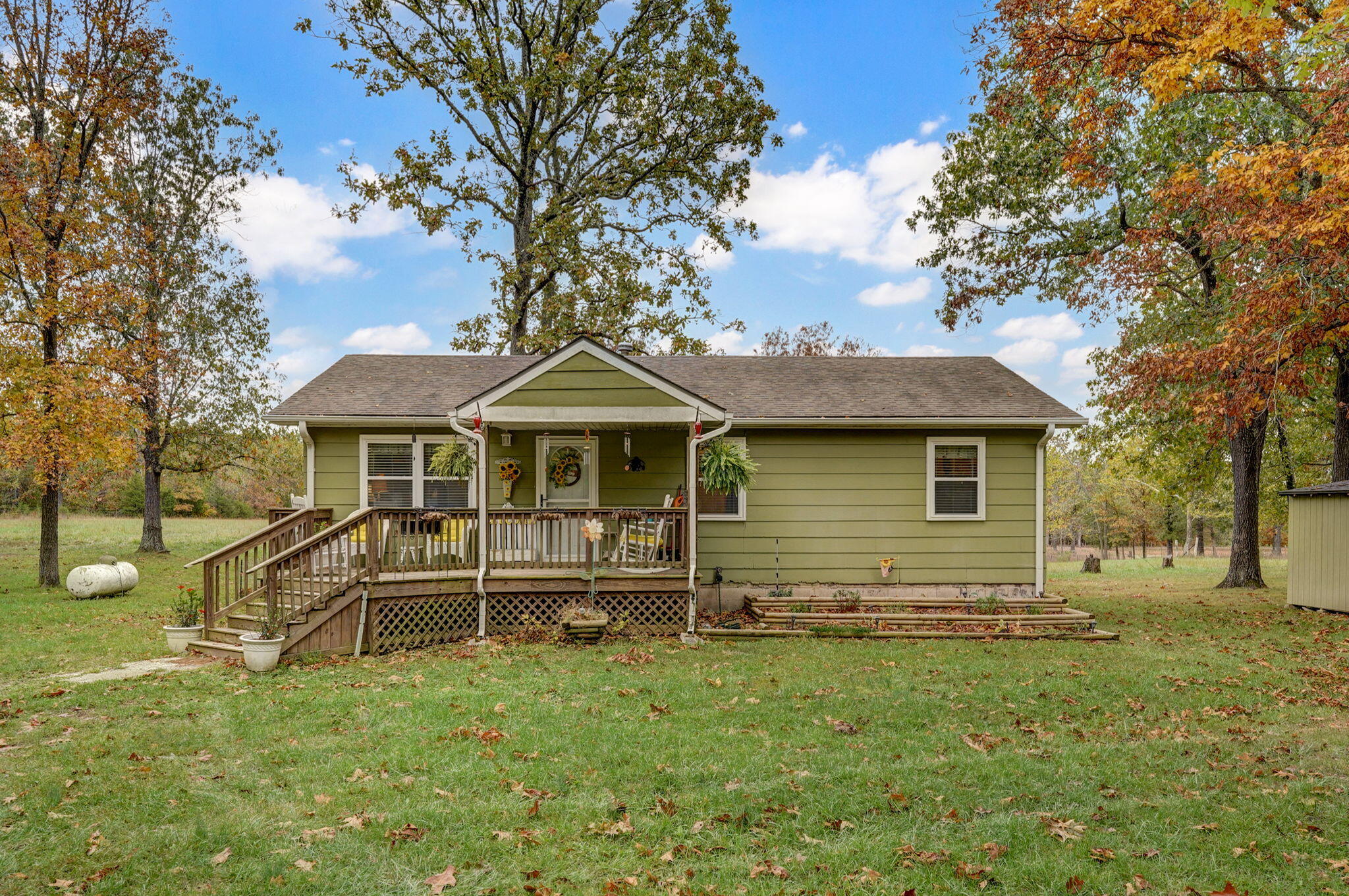 2582 River Road Property Photo 29