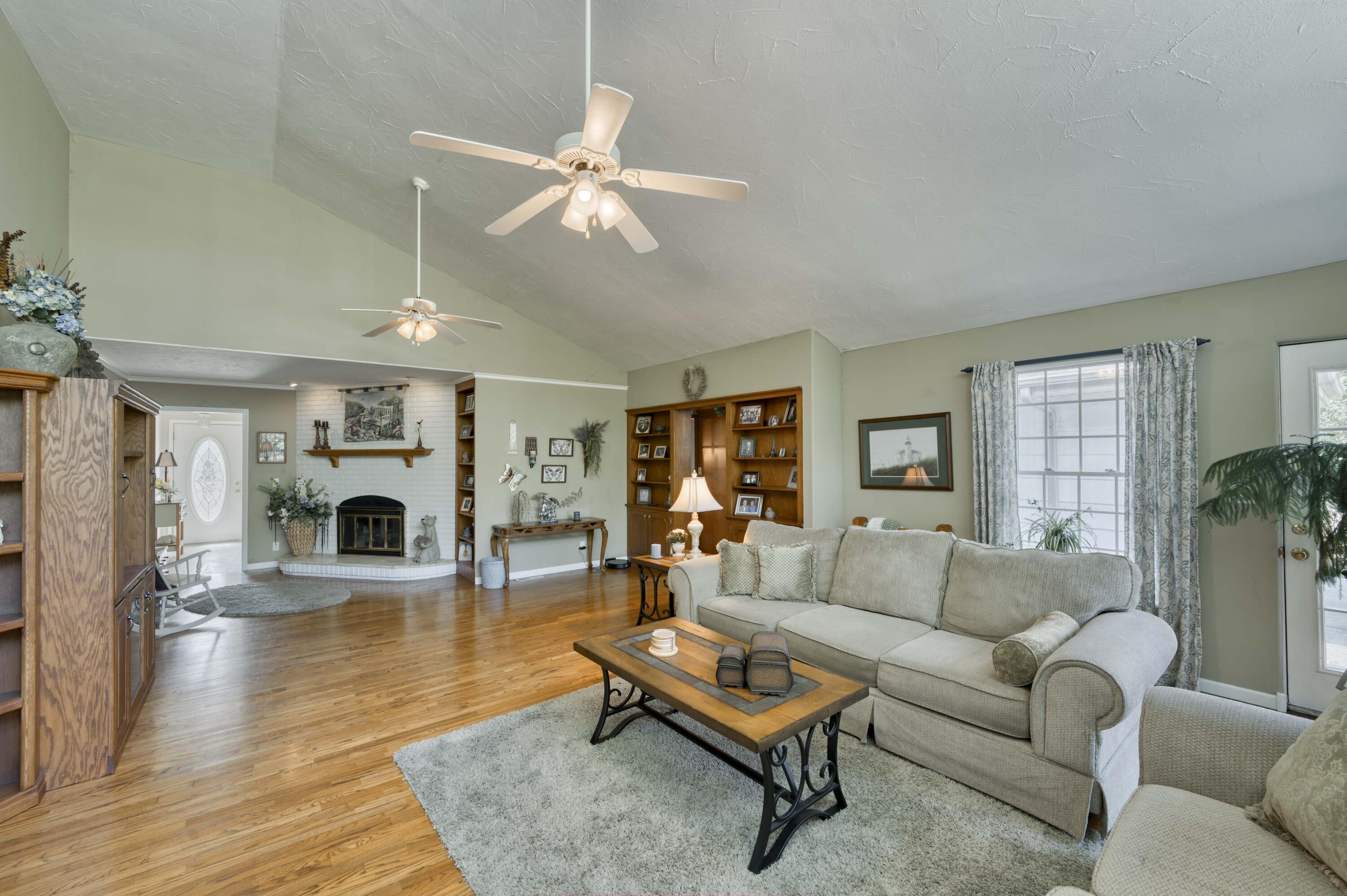 3060 South Greenbrier Avenue Property Photo 3