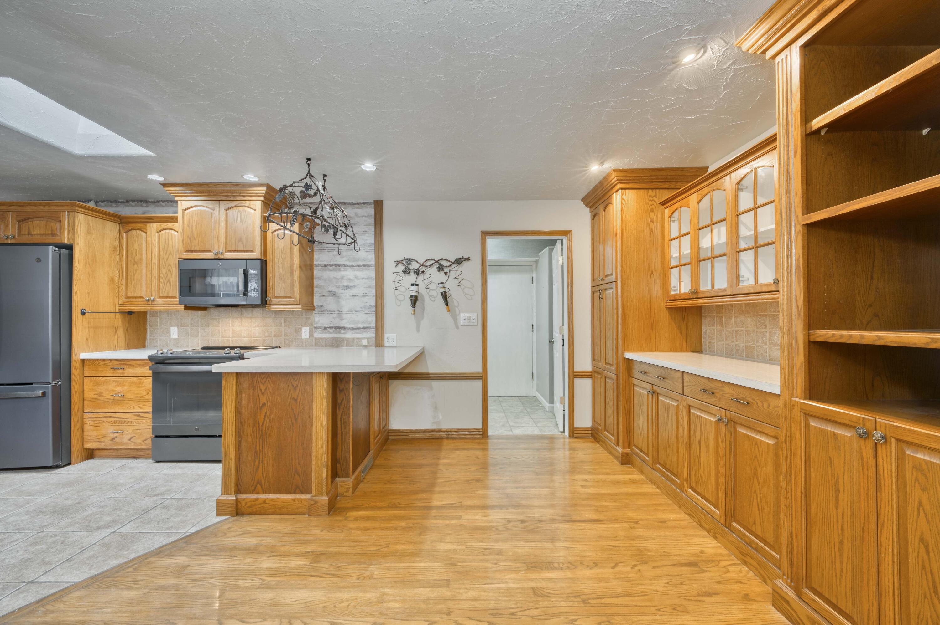 3060 South Greenbrier Avenue Property Photo 6