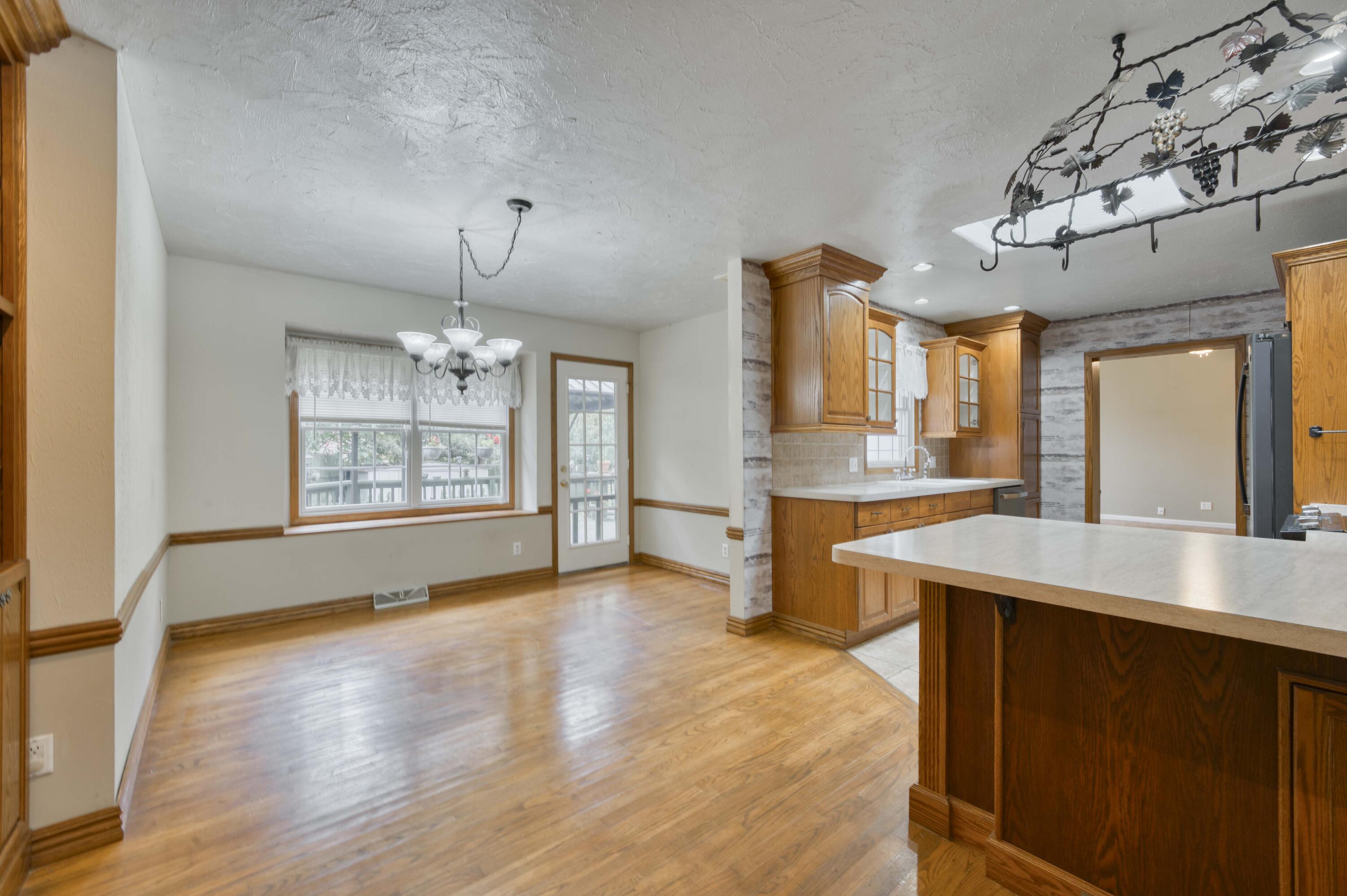 3060 South Greenbrier Avenue Property Photo 7