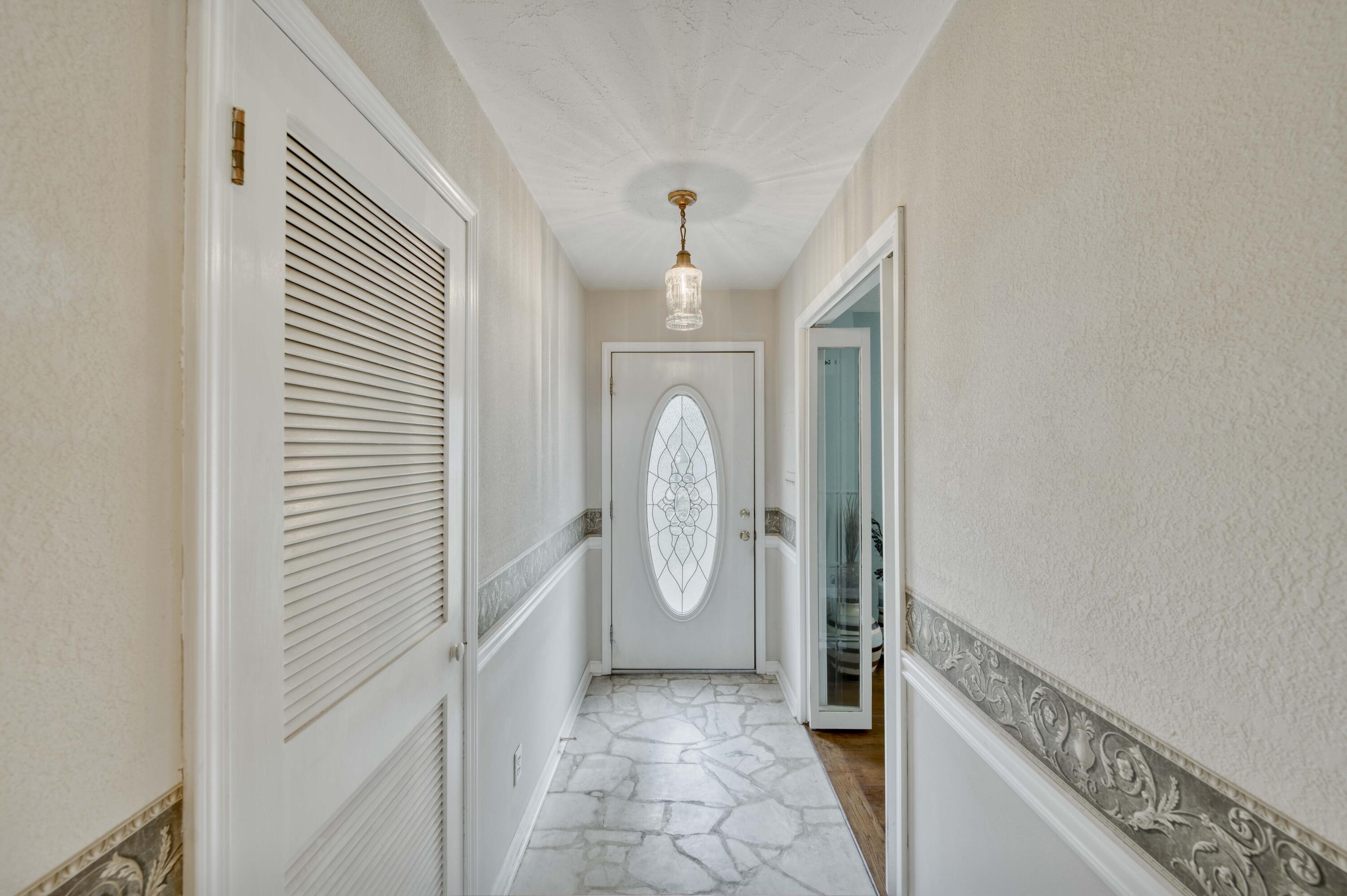 3060 South Greenbrier Avenue Property Photo 9