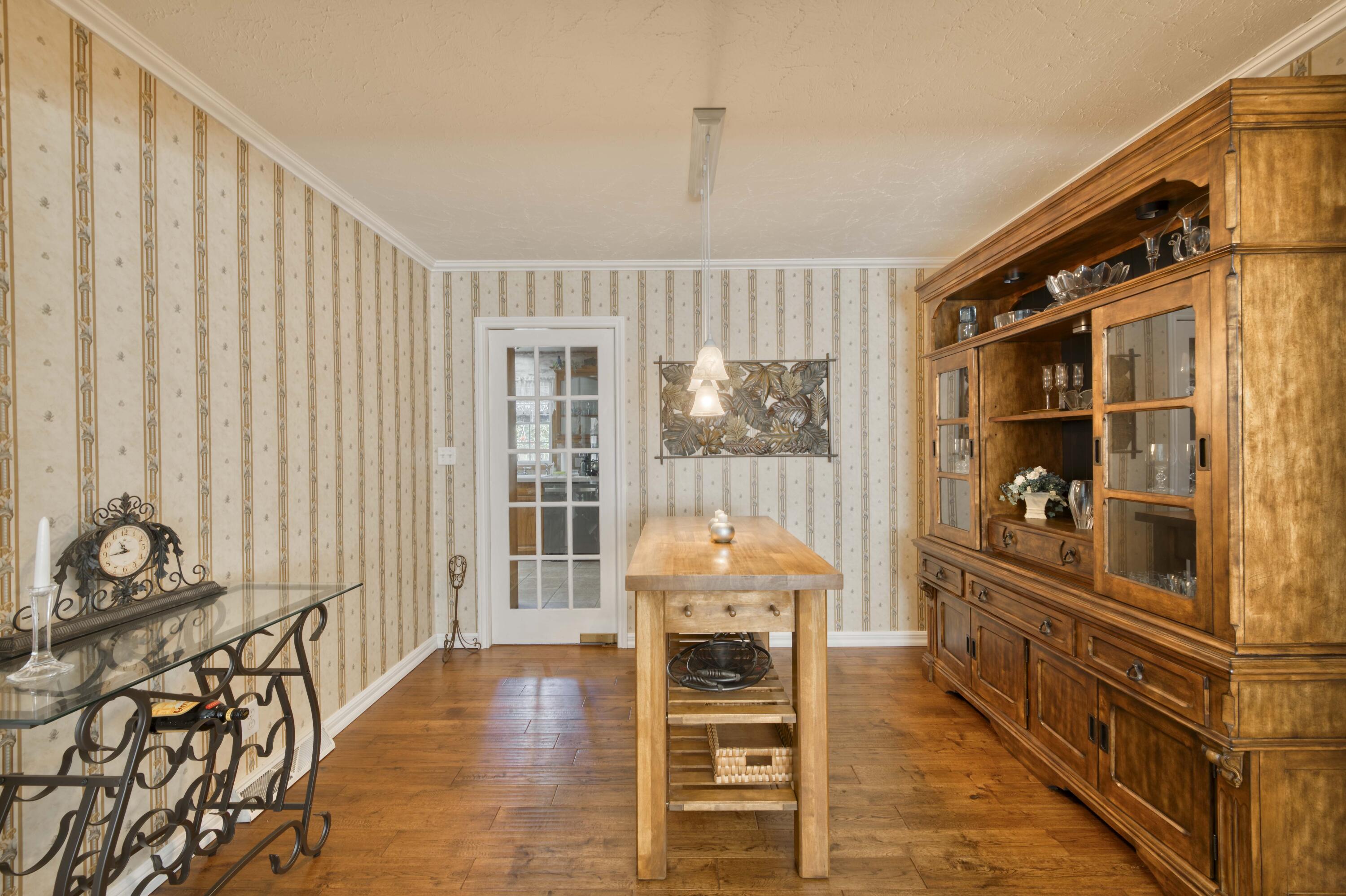 3060 South Greenbrier Avenue Property Photo 12