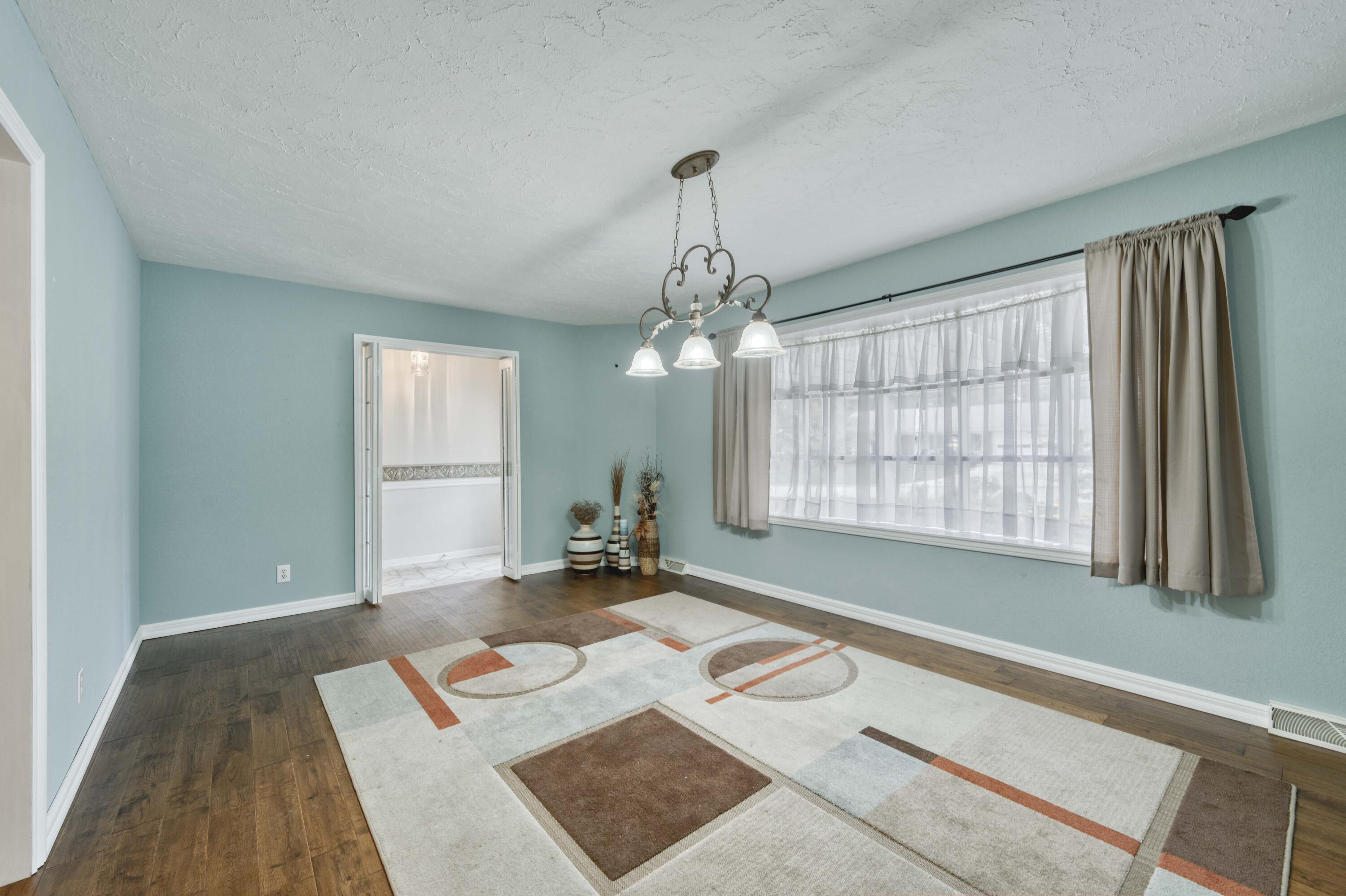 3060 South Greenbrier Avenue Property Photo 14