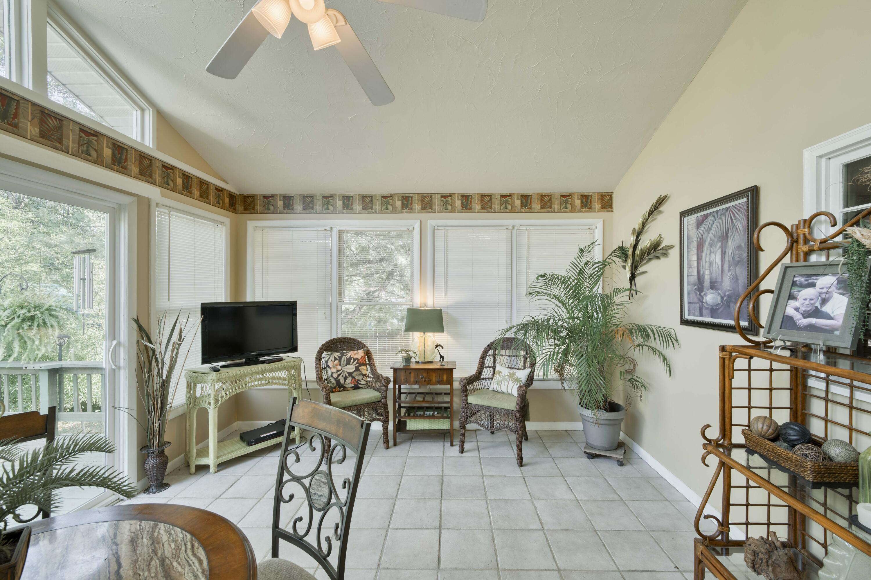 3060 South Greenbrier Avenue Property Photo 22