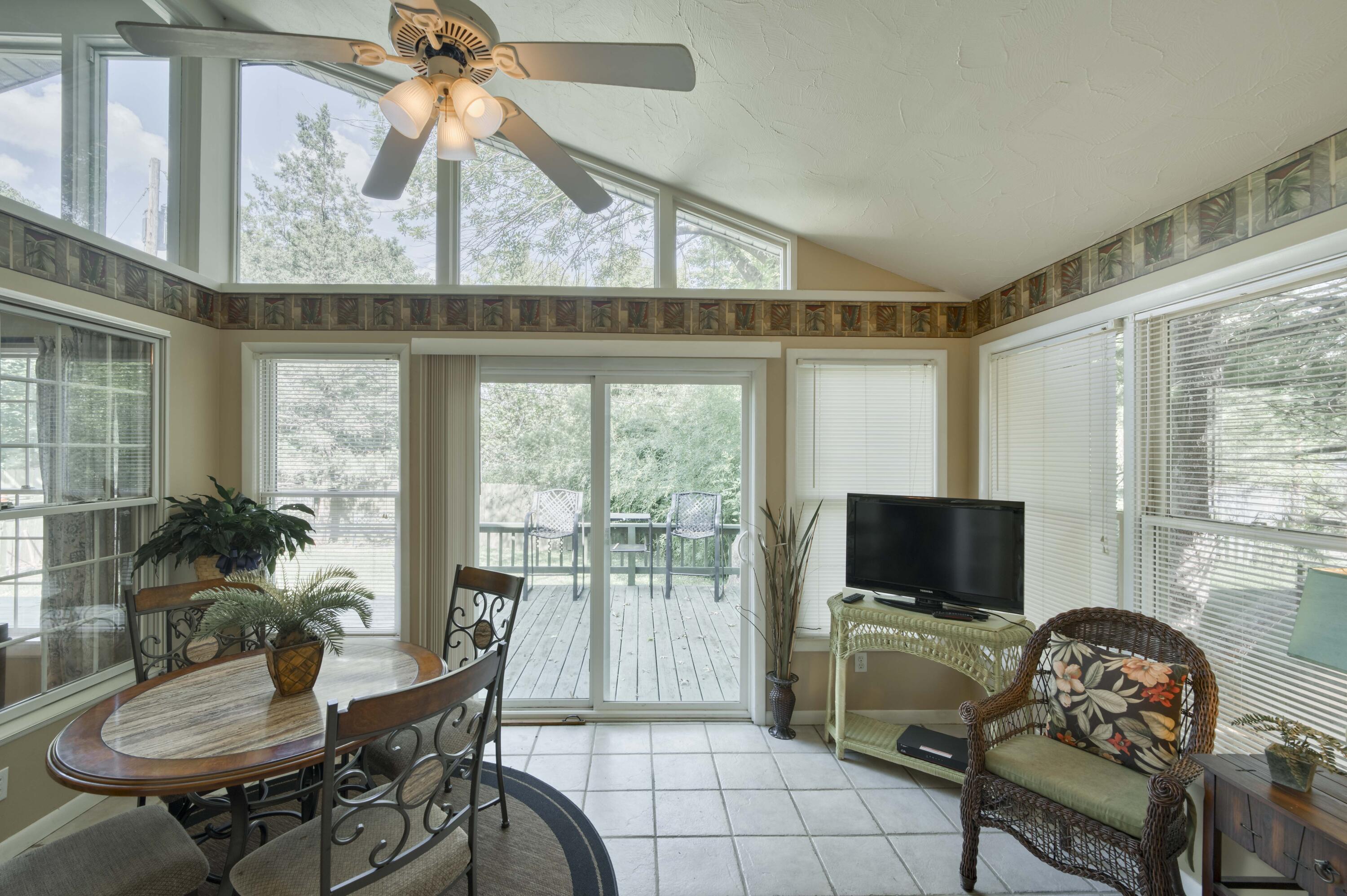 3060 South Greenbrier Avenue Property Photo 23