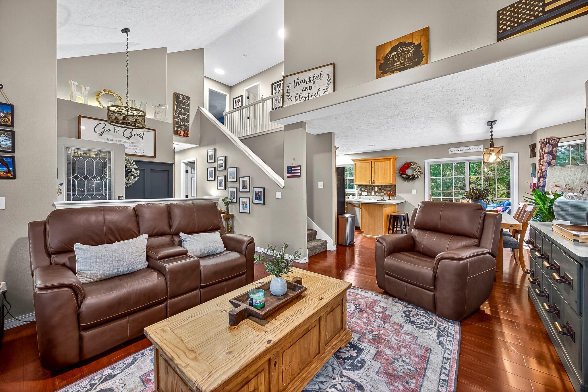 108 North Julie Drive Property Photo 8