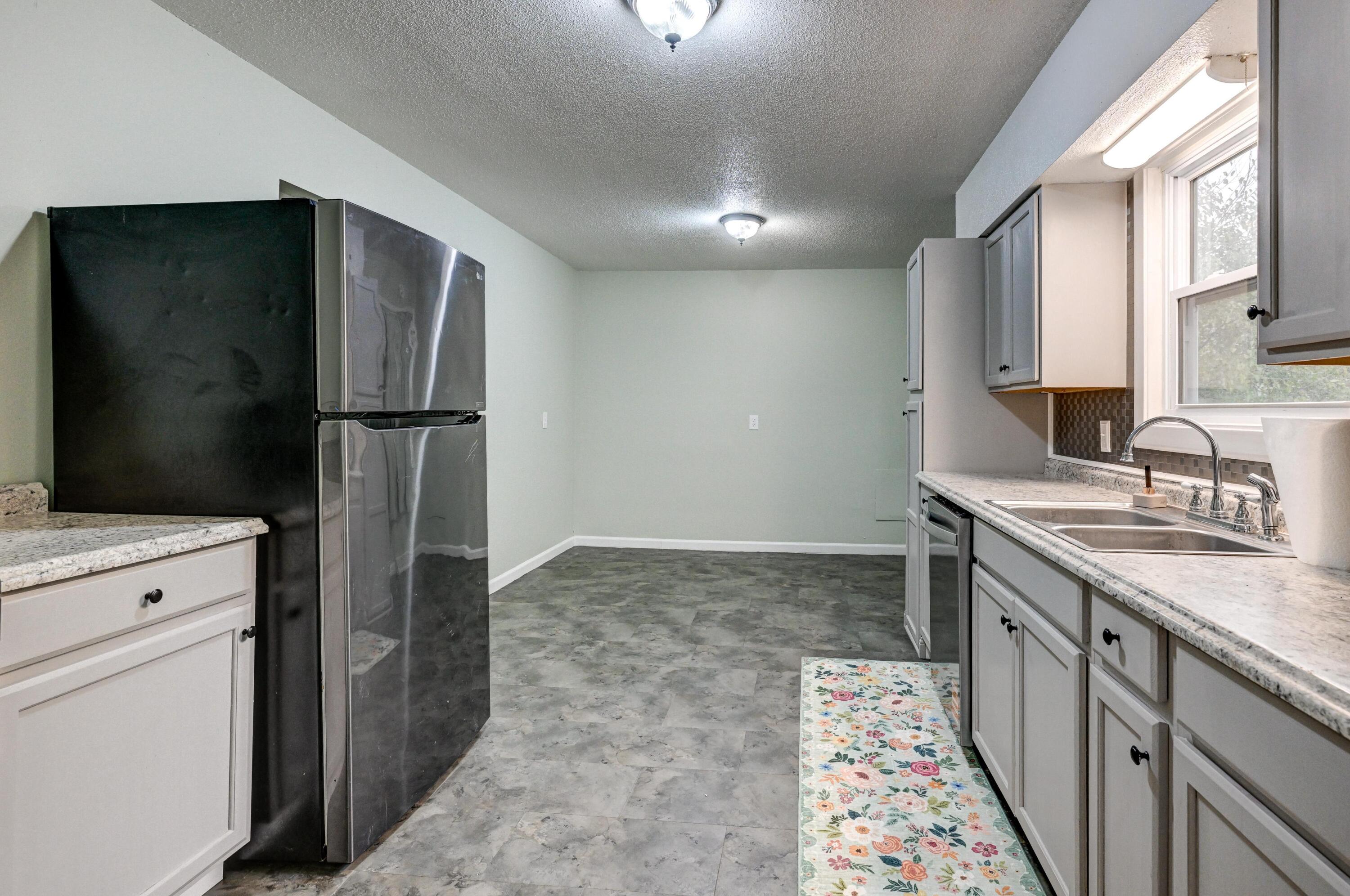 126 East Splitlog Avenue Property Photo 10