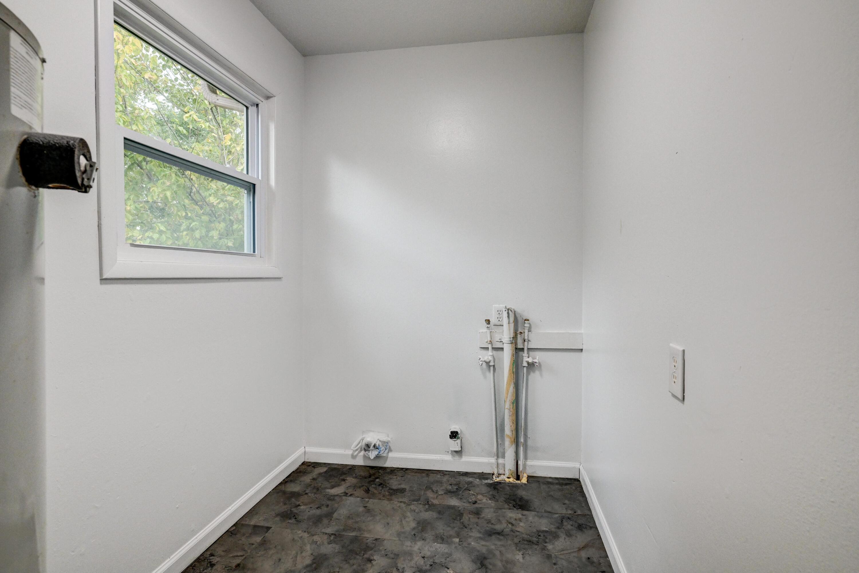 126 East Splitlog Avenue Property Photo 13