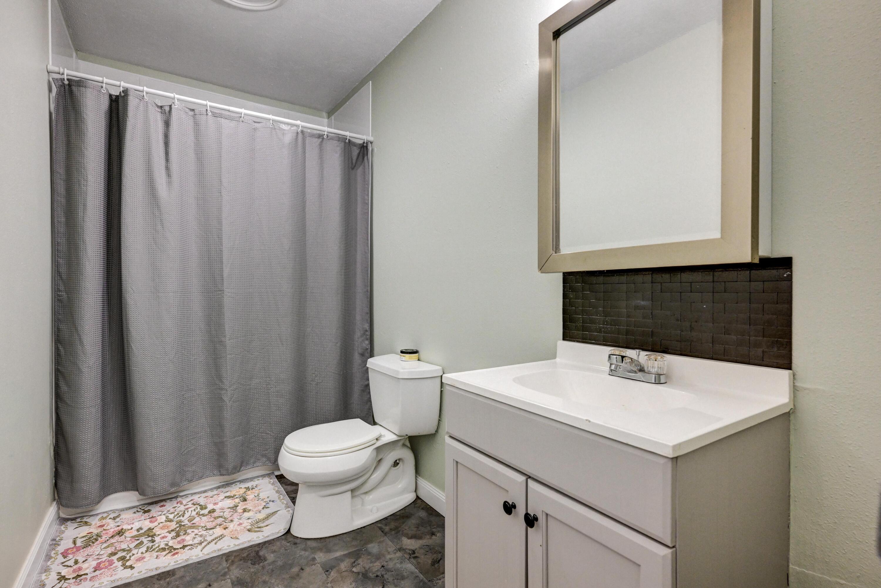 126 East Splitlog Avenue Property Photo 14