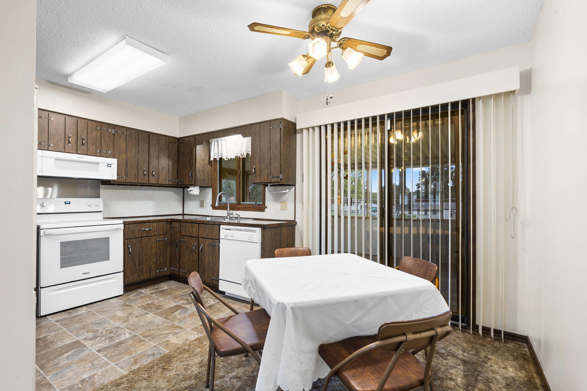 4889 South Douglas Drive Property Photo 9