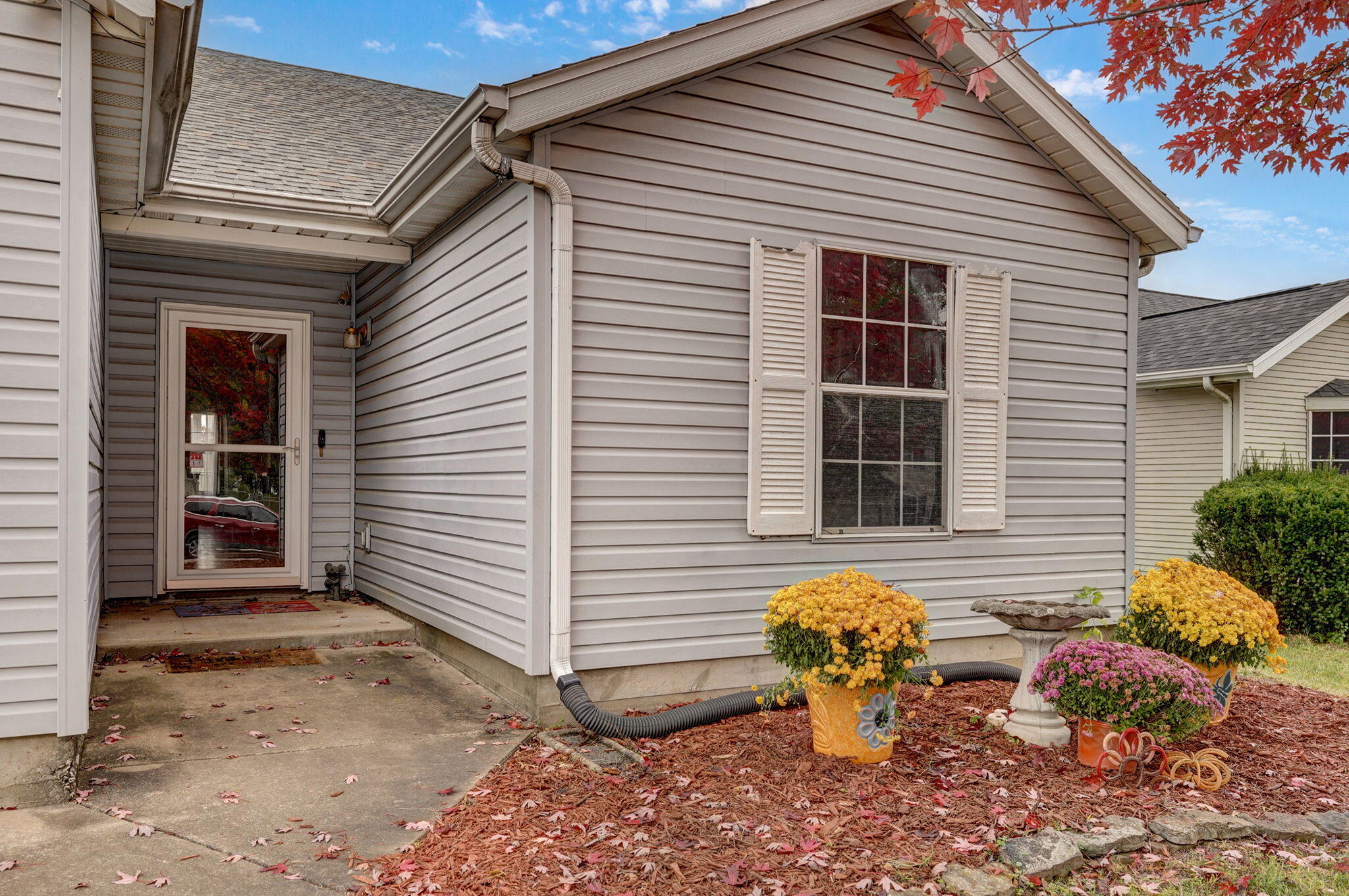 931 West Butterfield Drive Property Photo 3