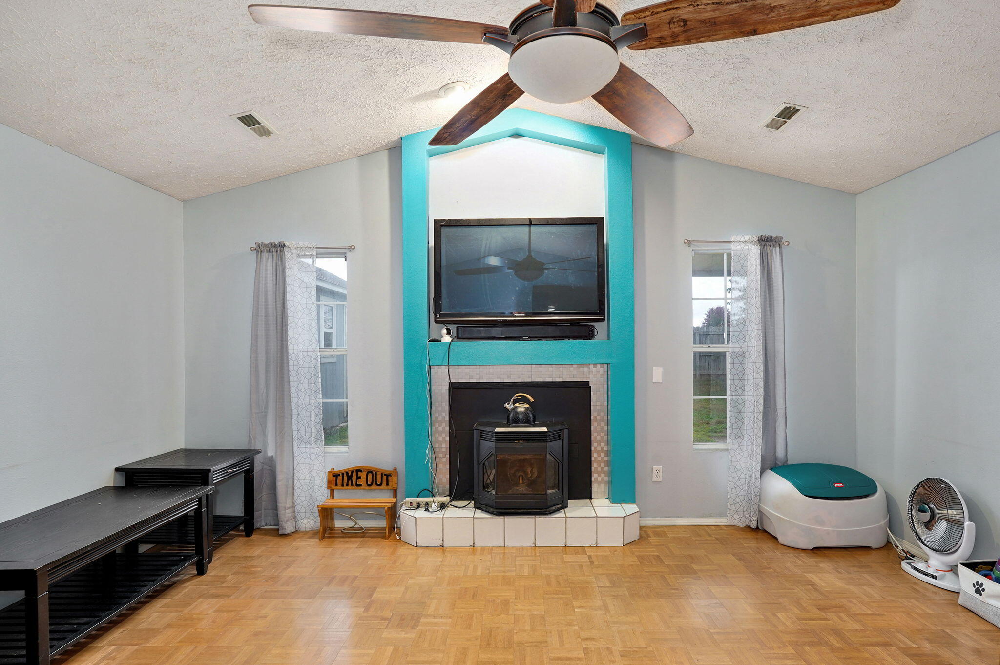 931 West Butterfield Drive Property Photo 9