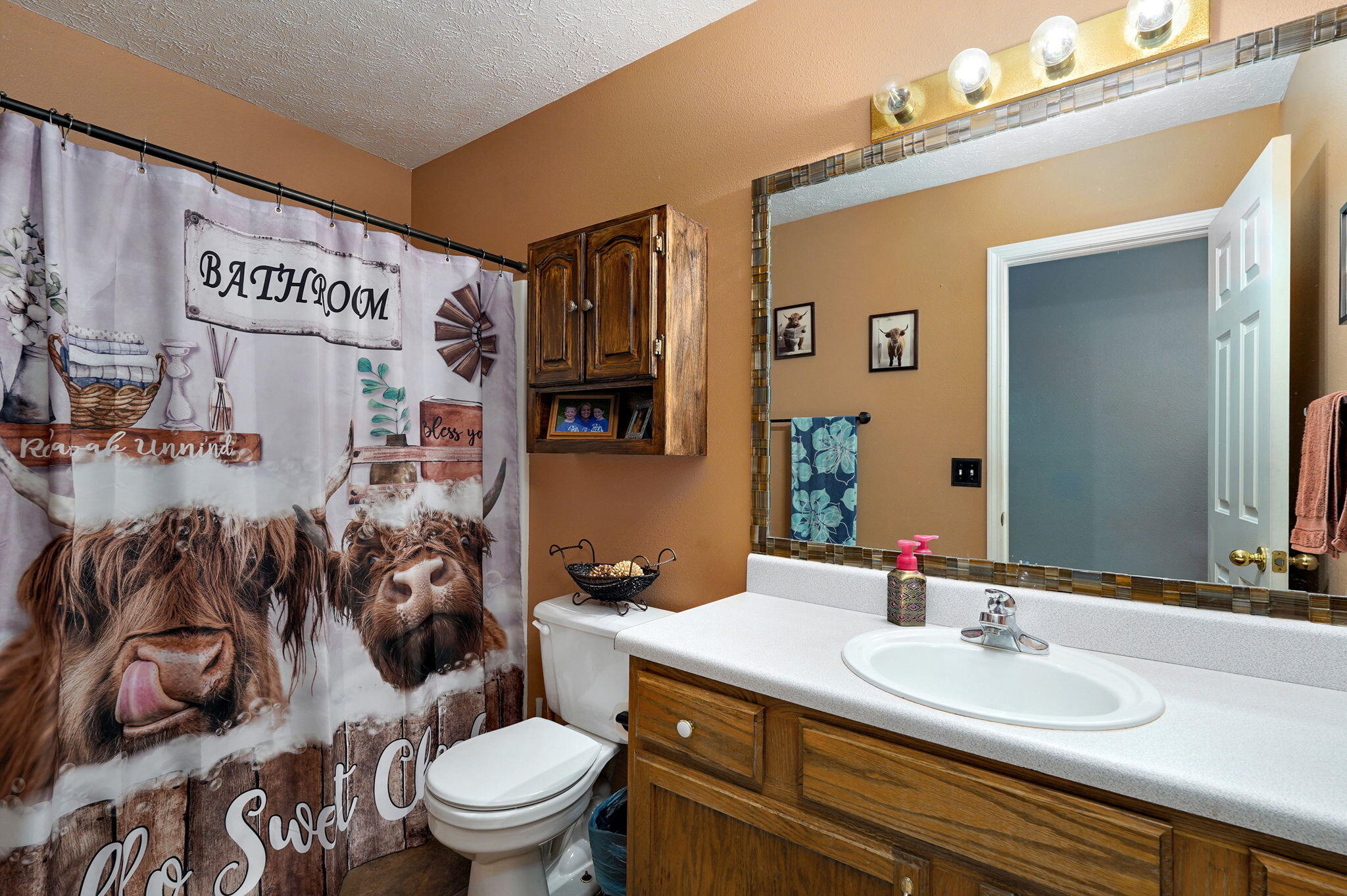 931 West Butterfield Drive Property Photo 14