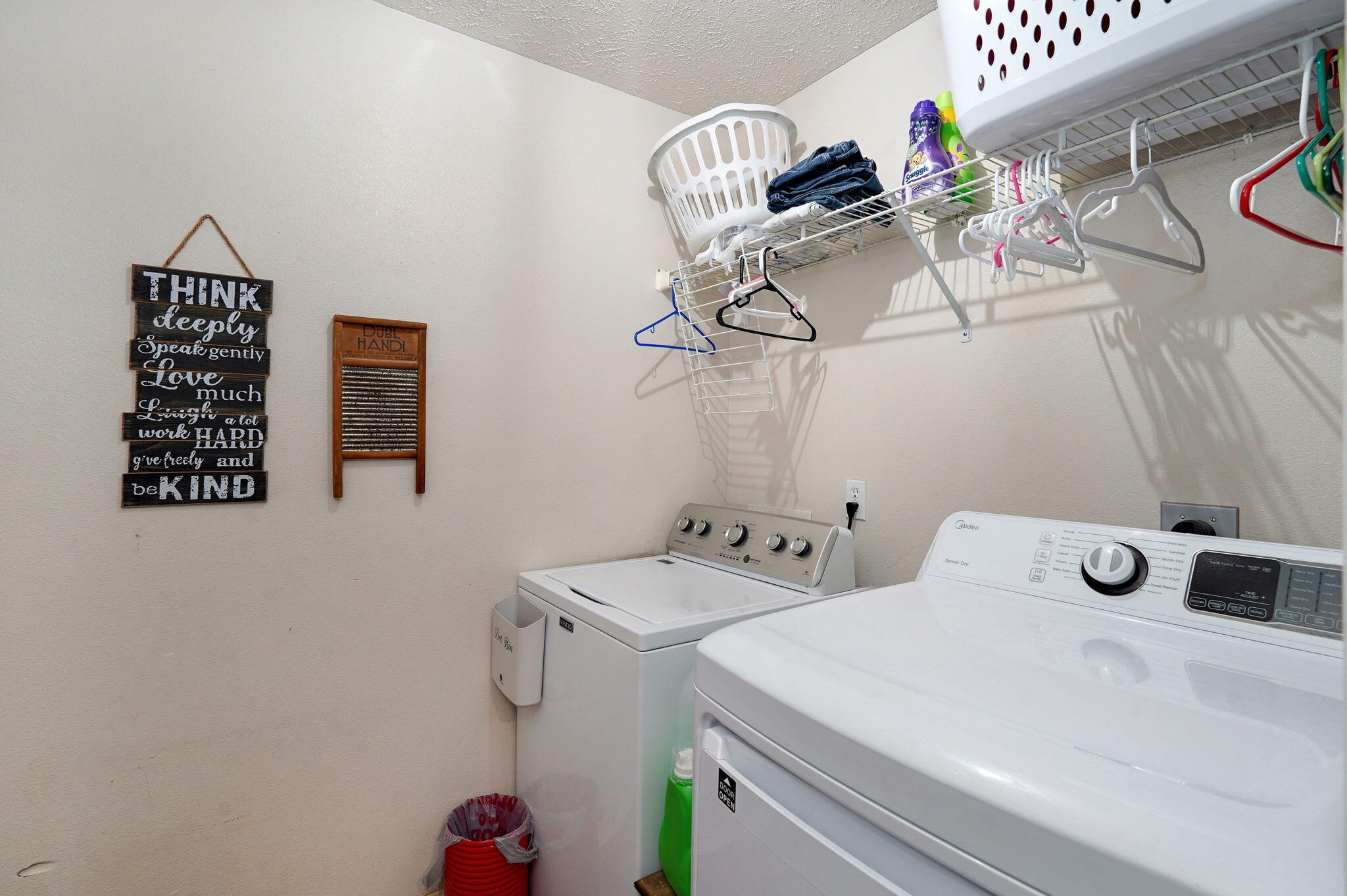 931 West Butterfield Drive Property Photo 15