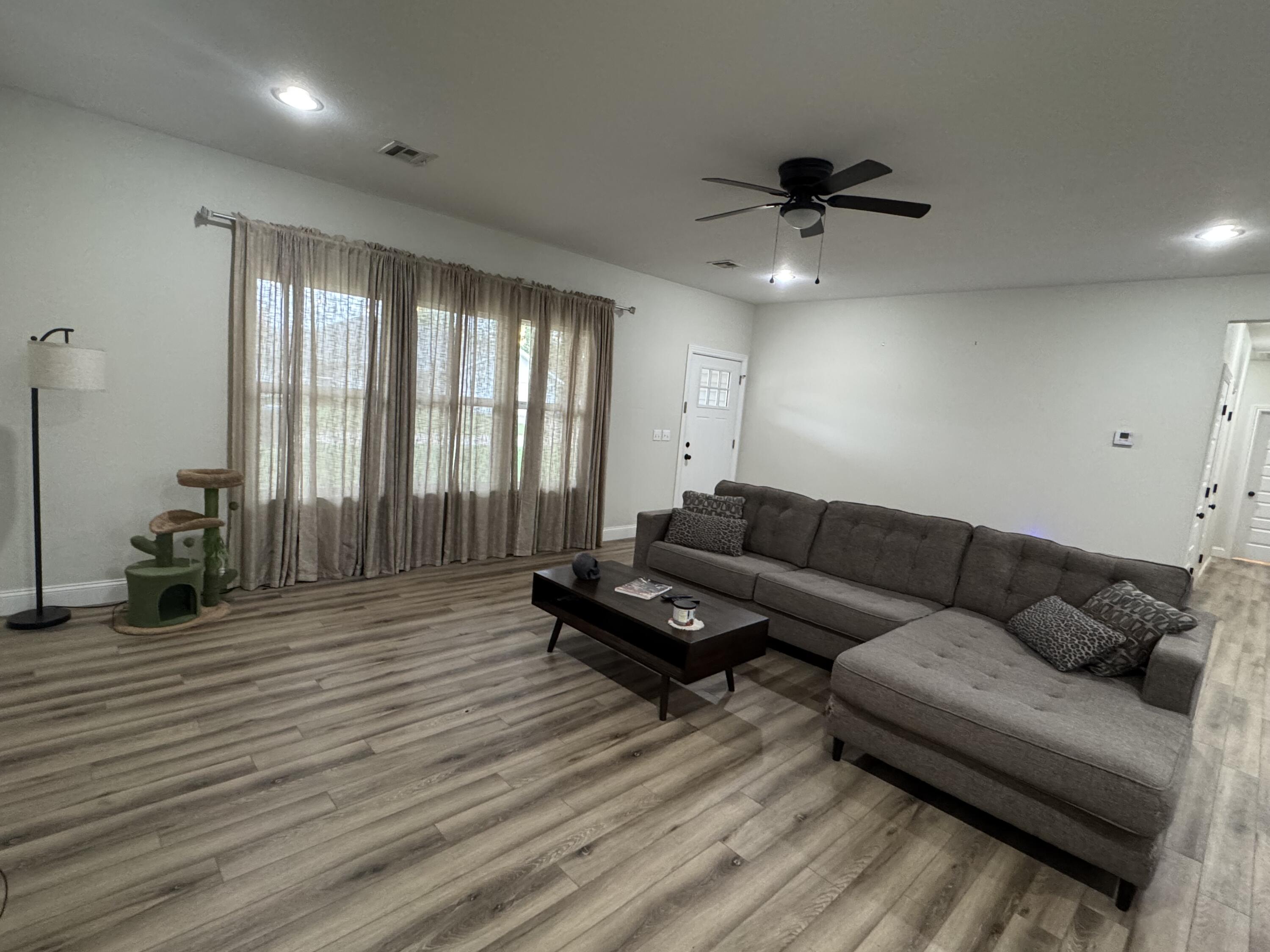 140 Park Valley Court Property Photo 3