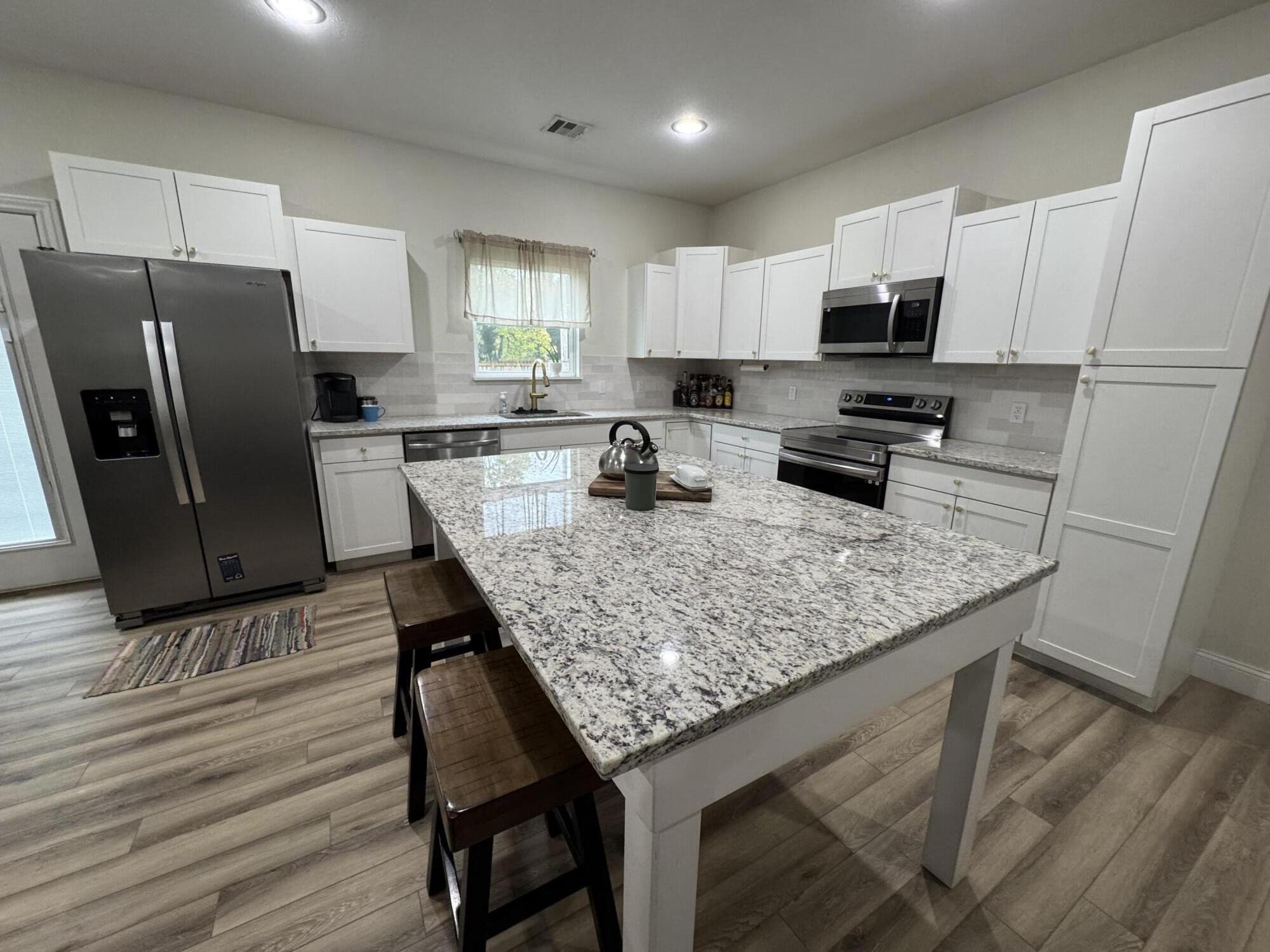 140 Park Valley Court Property Photo 4