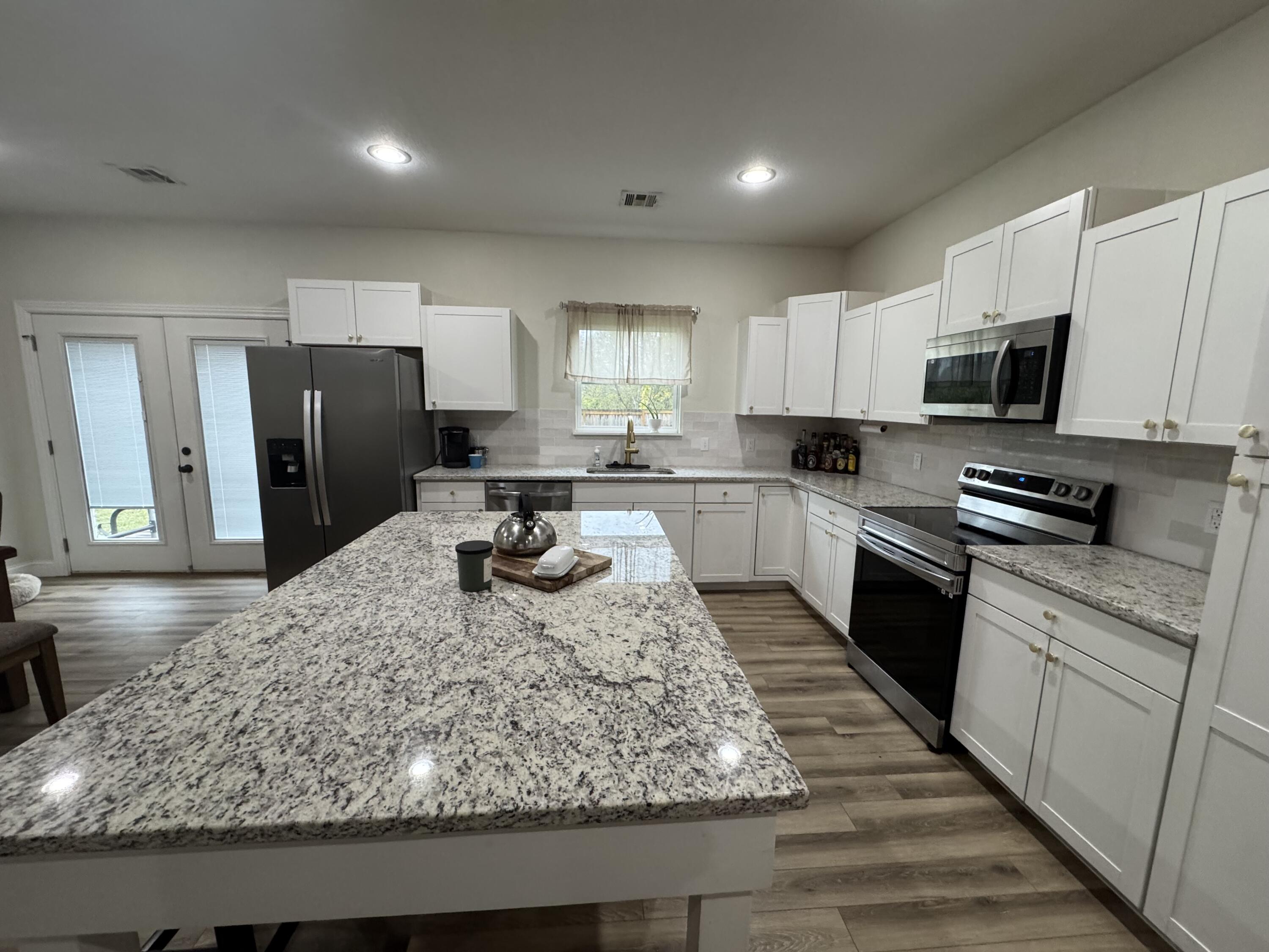 140 Park Valley Court Property Photo 5