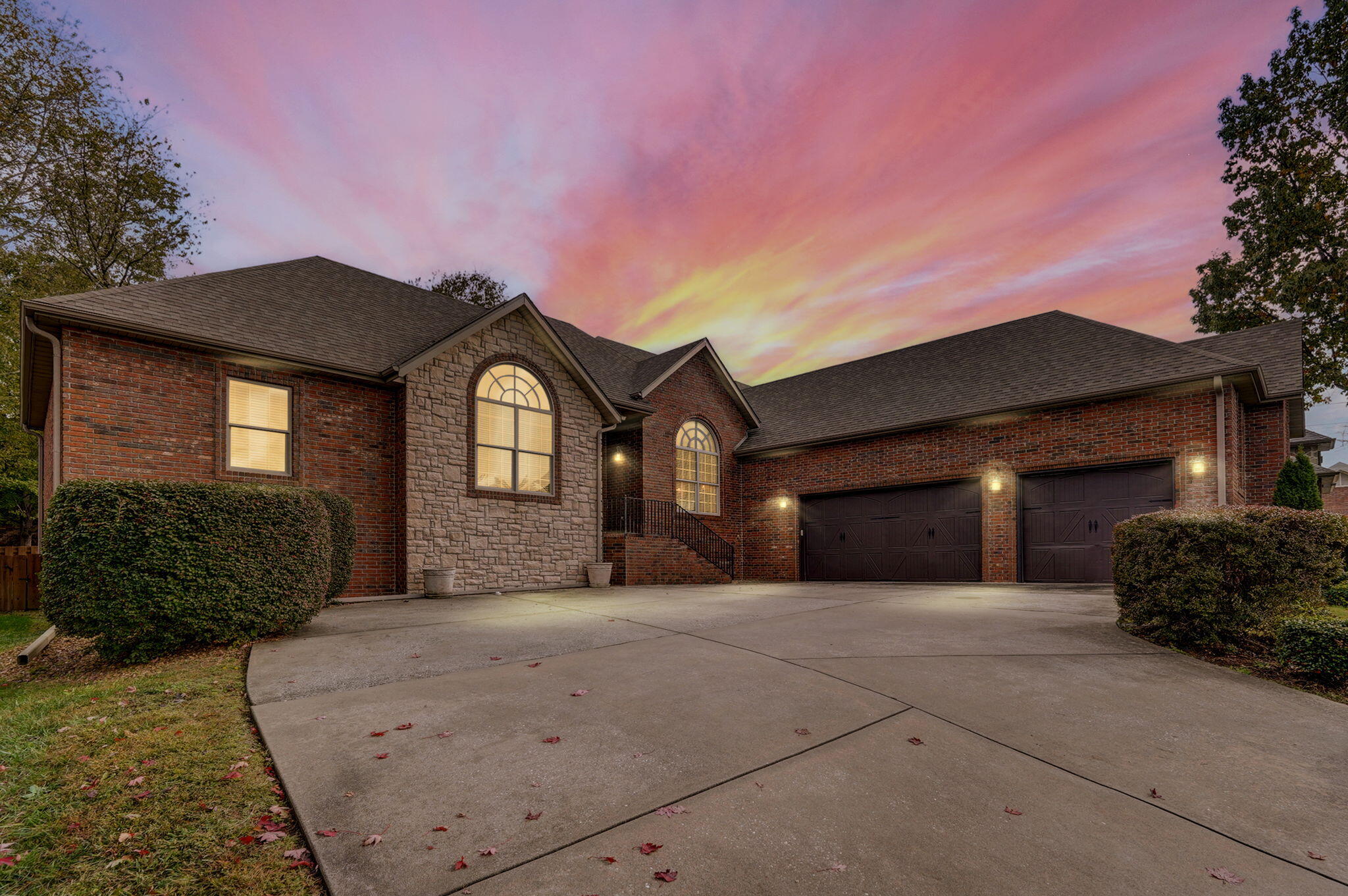 5374 South Fort Avenue Property Photo 1