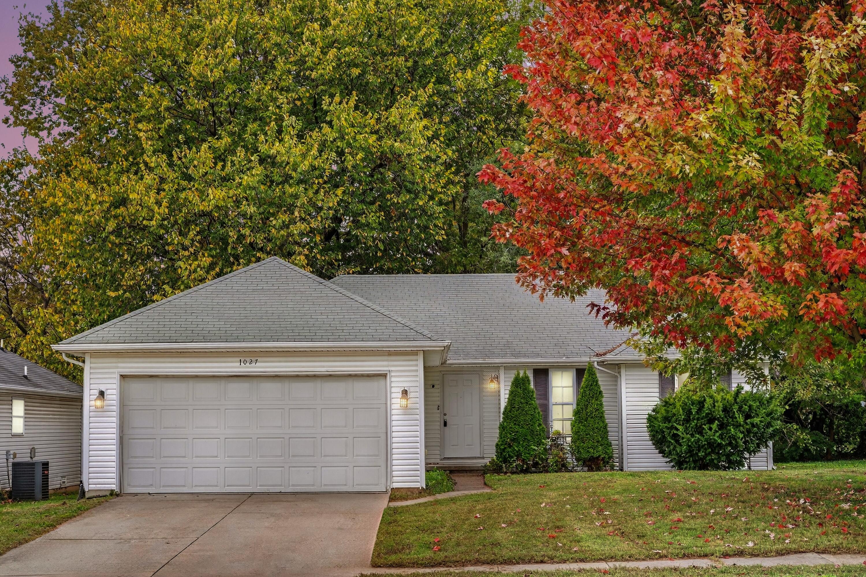 1027 South Missouri Avenue Property Photo 1