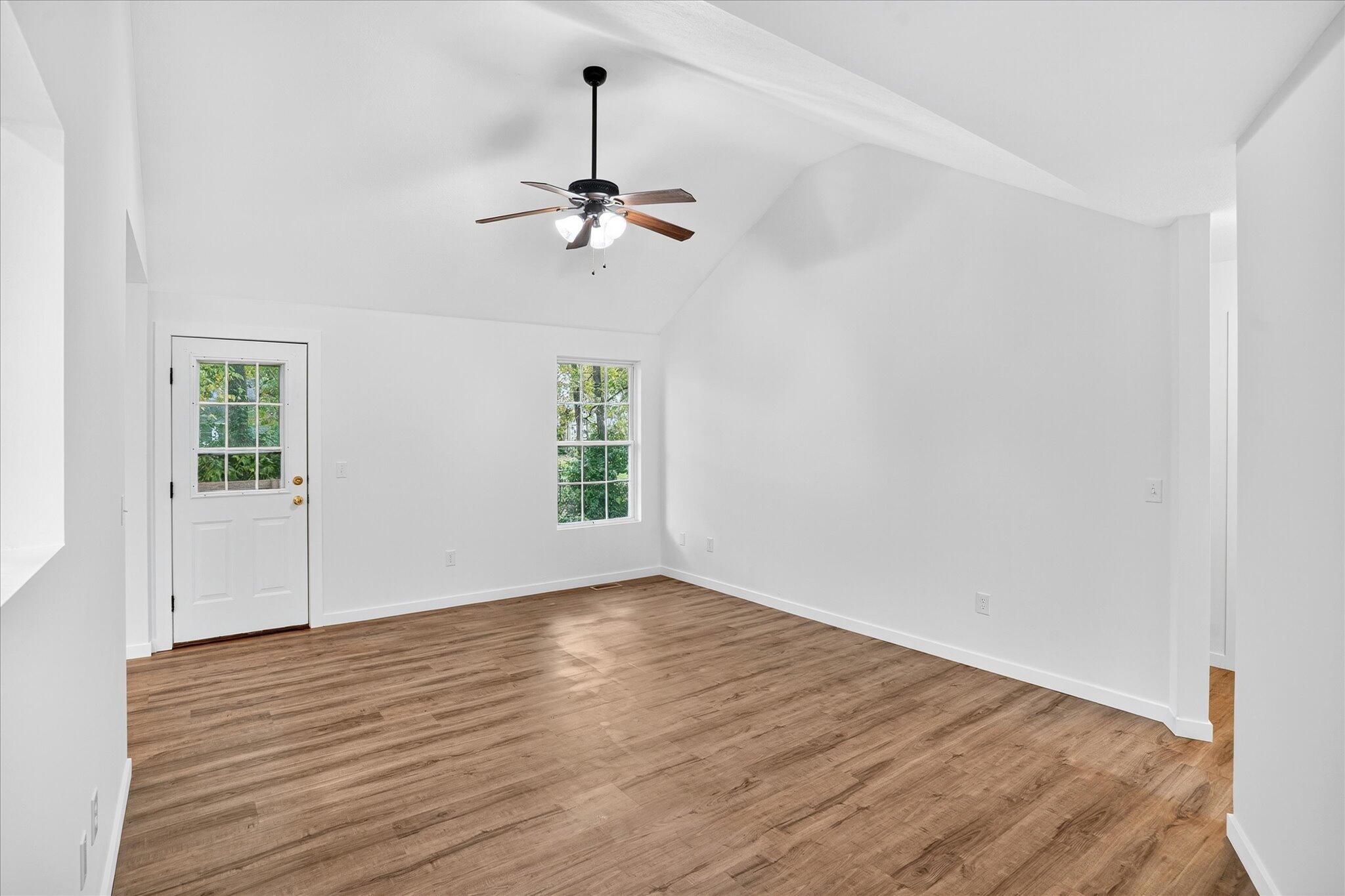 1027 South Missouri Avenue Property Photo 3