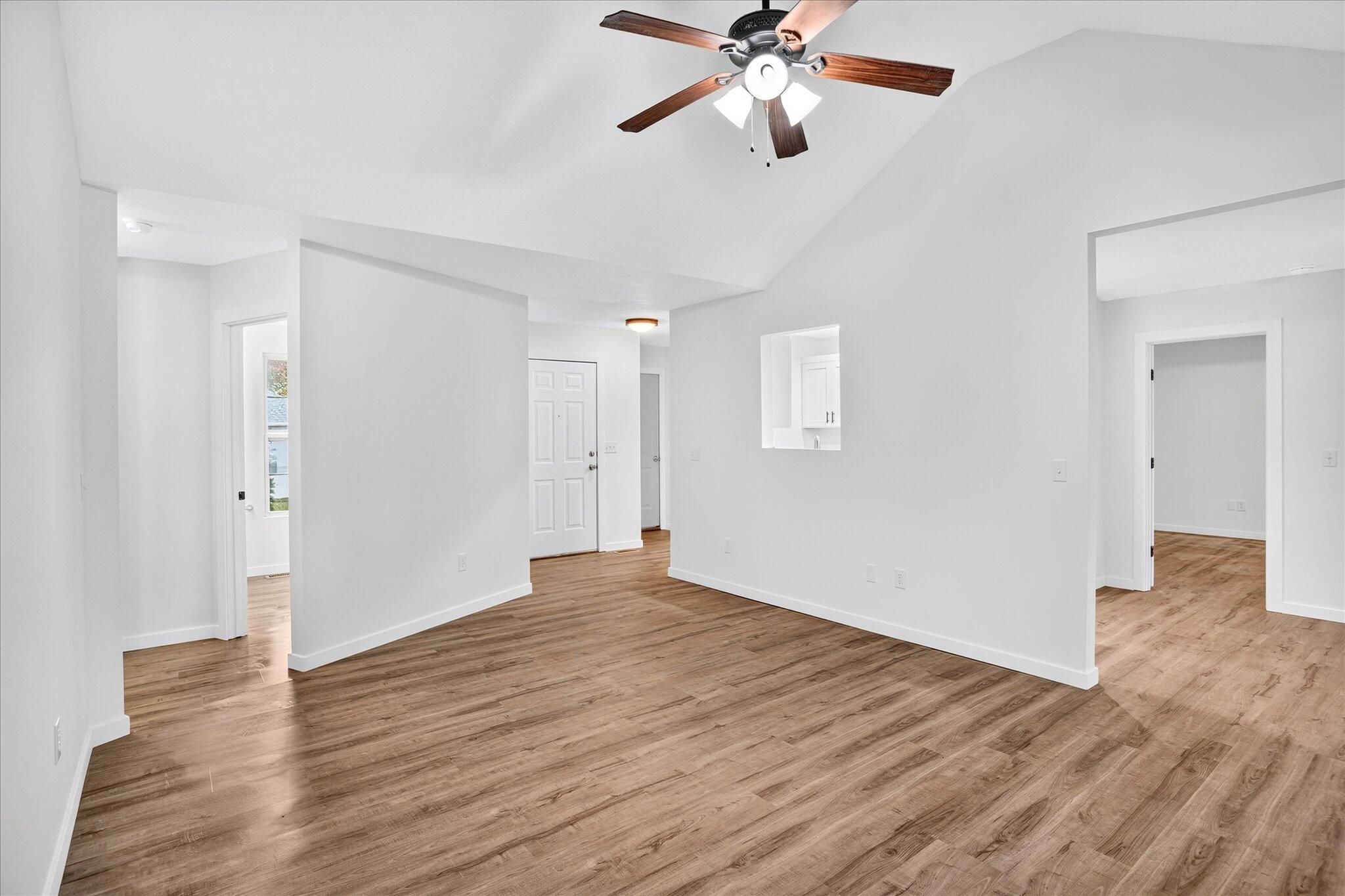 1027 South Missouri Avenue Property Photo 4