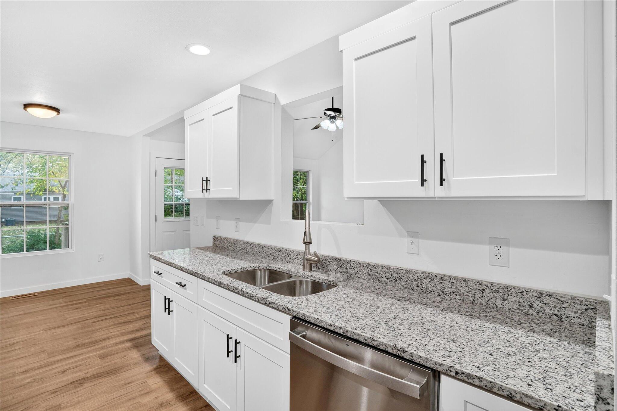 1027 South Missouri Avenue Property Photo 7