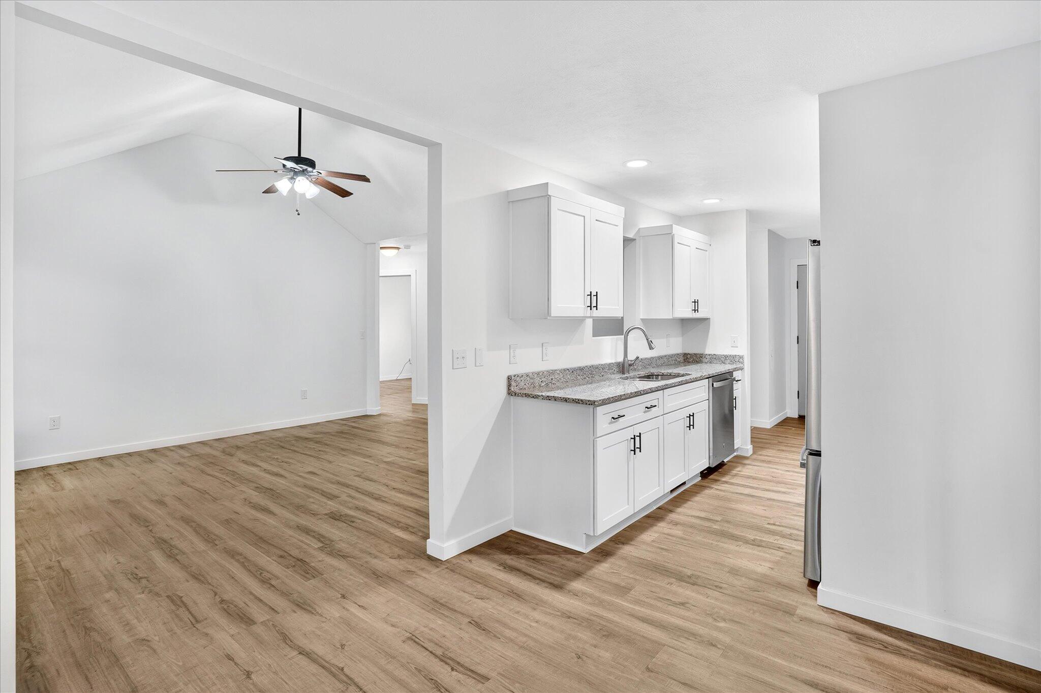 1027 South Missouri Avenue Property Photo 8