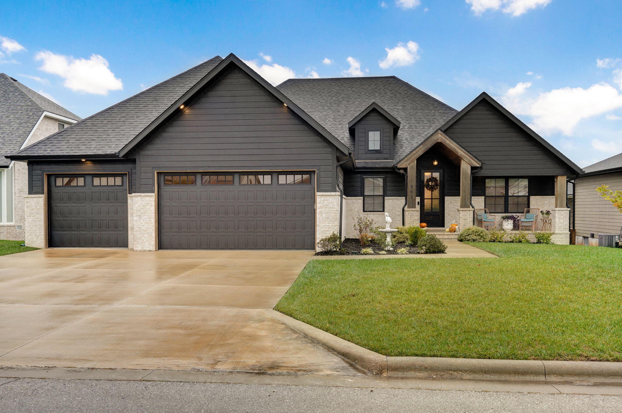 941 East Downshire Drive Property Photo 1