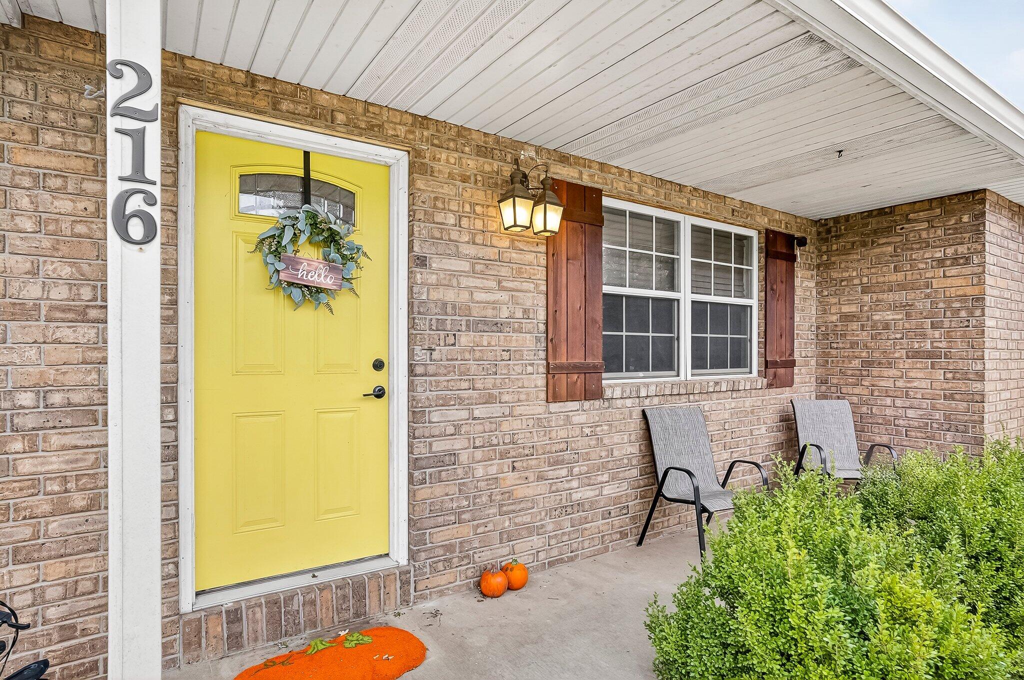 216 Country Lane Property Photo 2