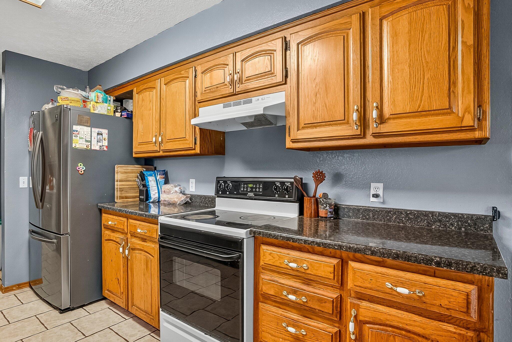 216 Country Lane Property Photo 8