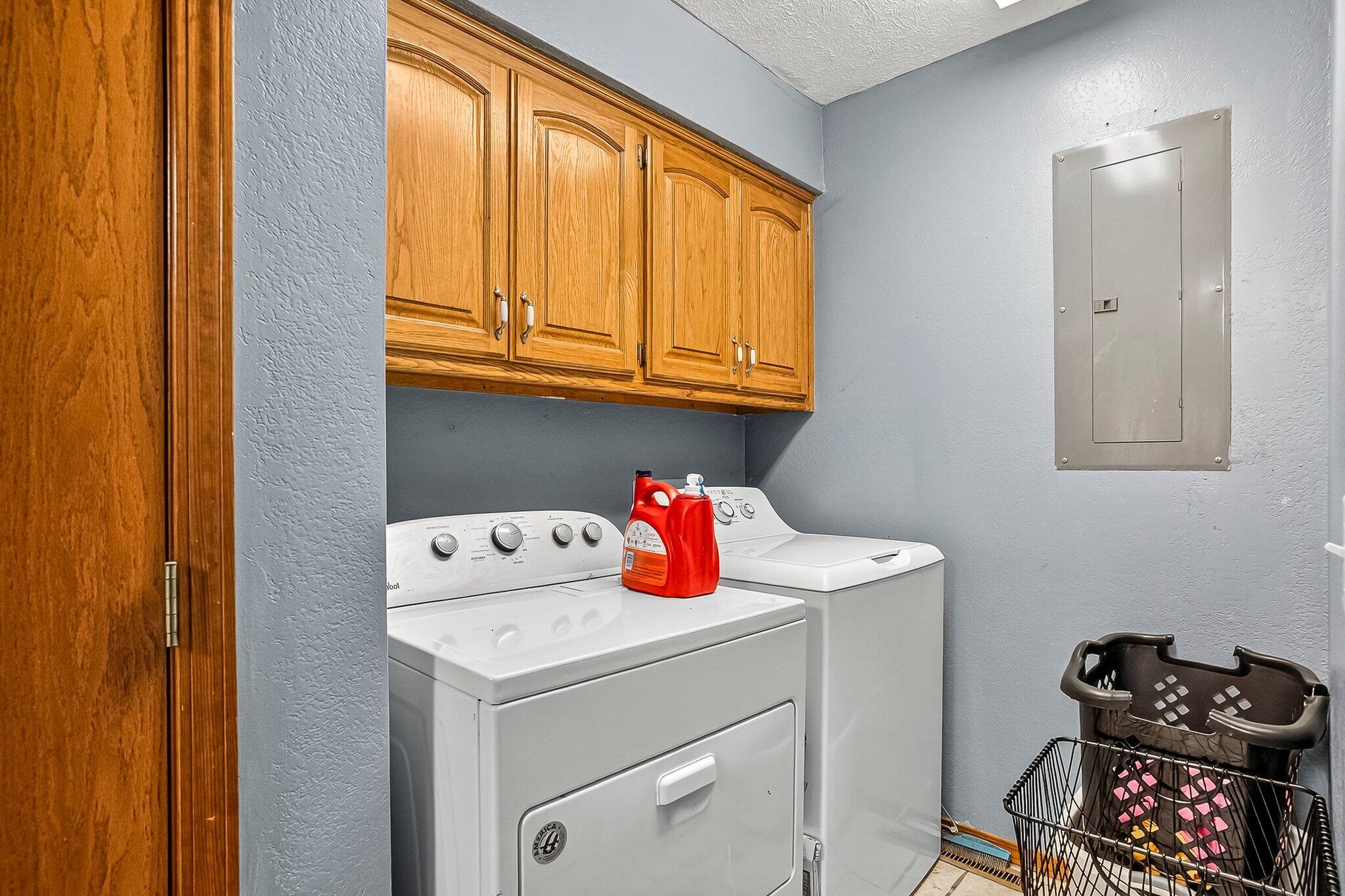 216 Country Lane Property Photo 9