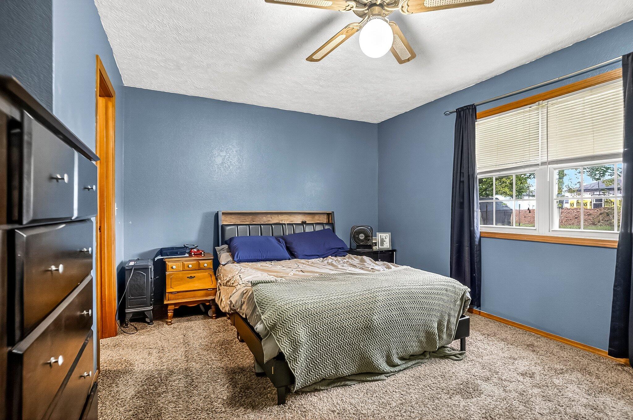 216 Country Lane Property Photo 10