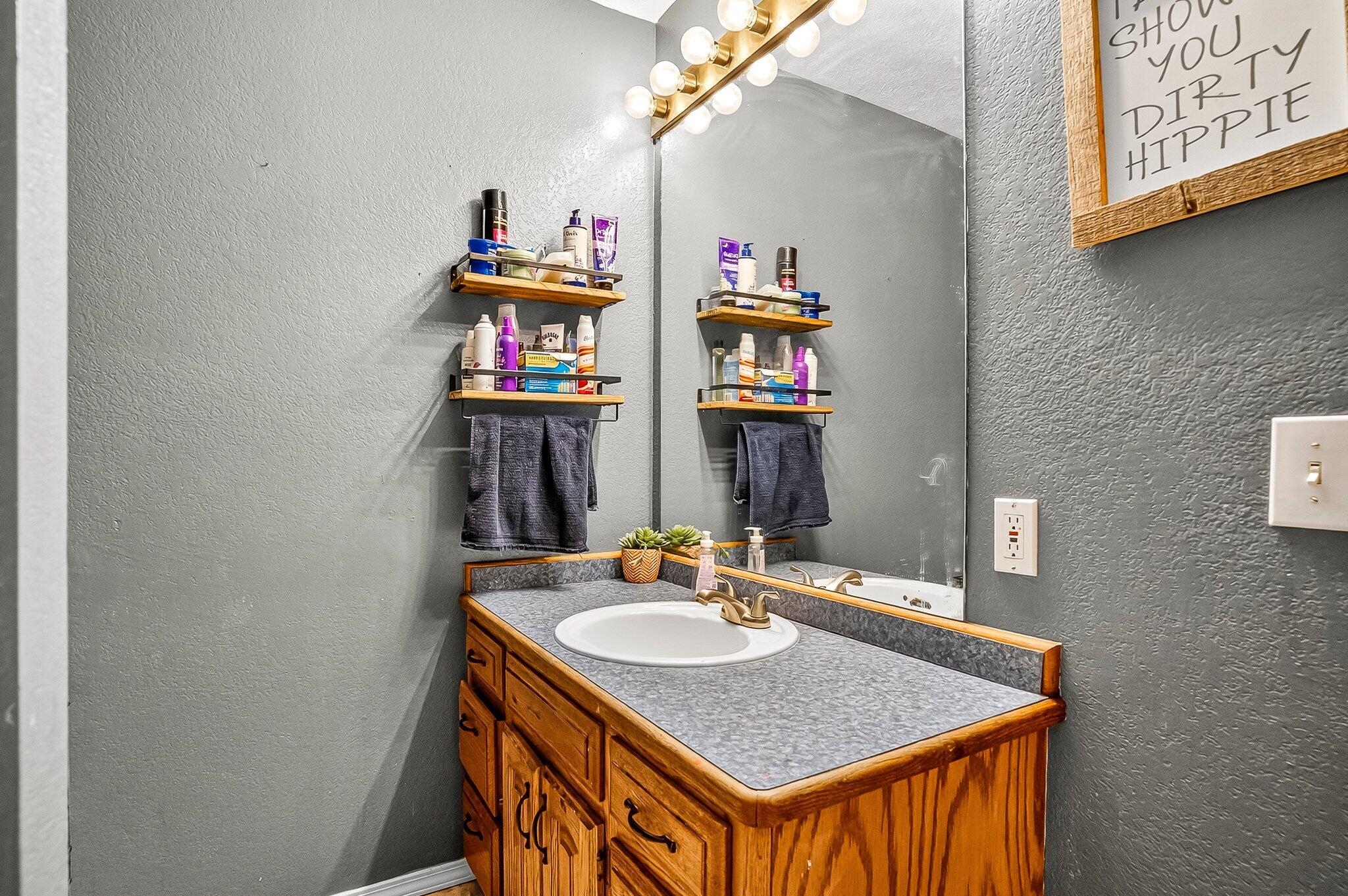 216 Country Lane Property Photo 15