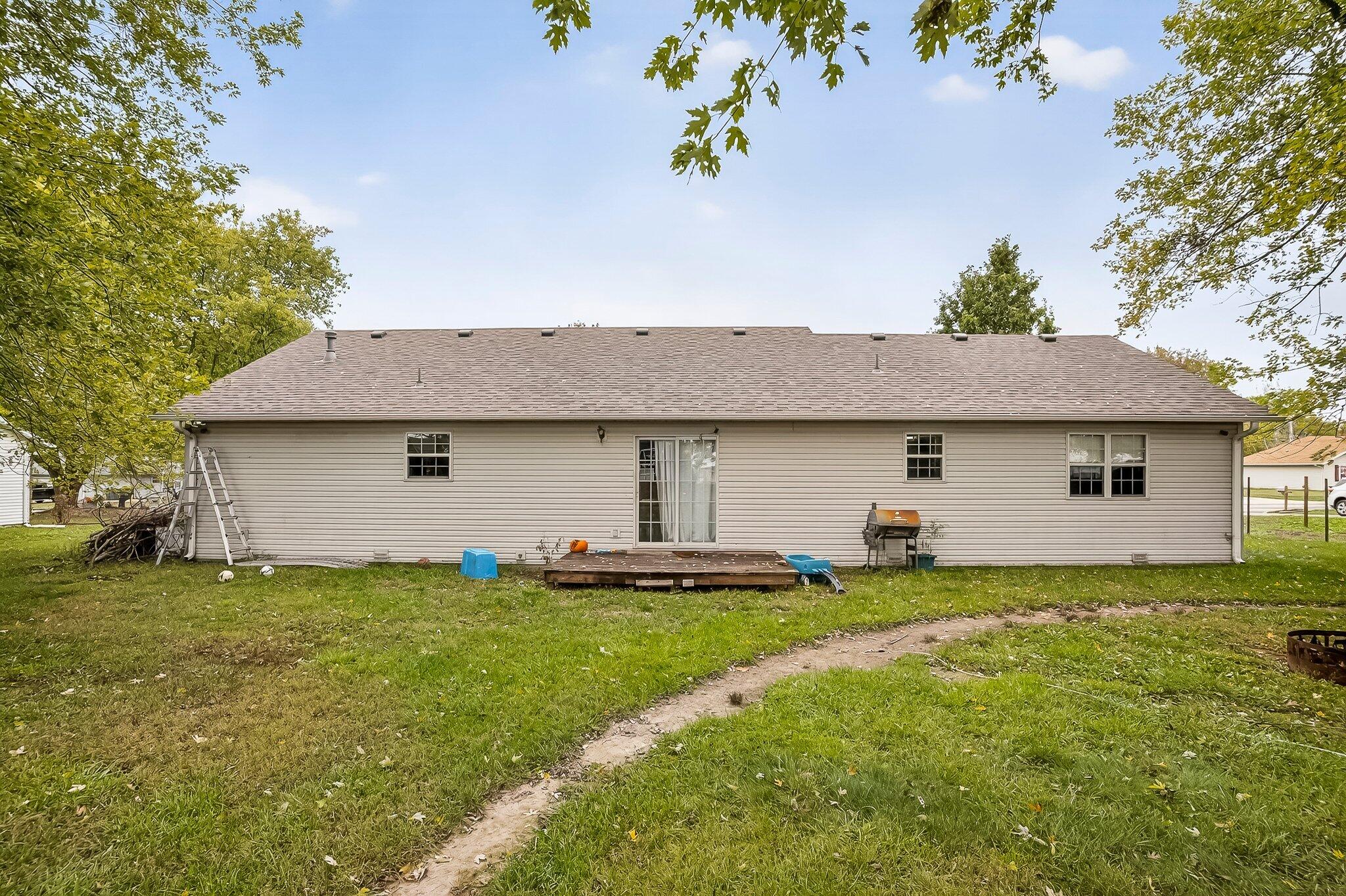 216 Country Lane Property Photo 16