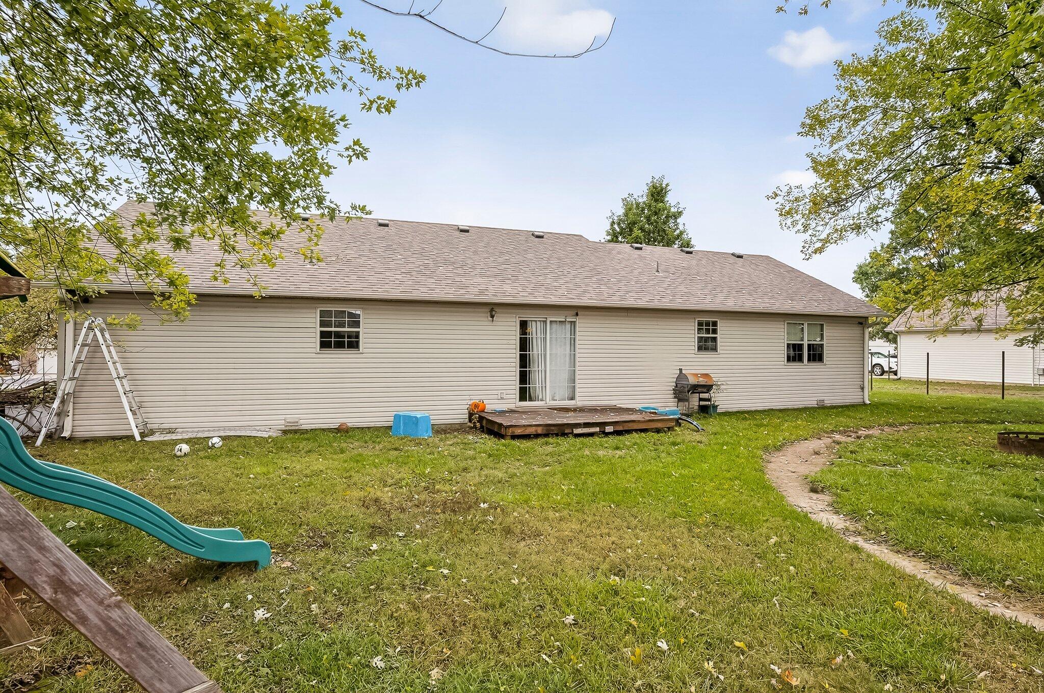 216 Country Lane Property Photo 17