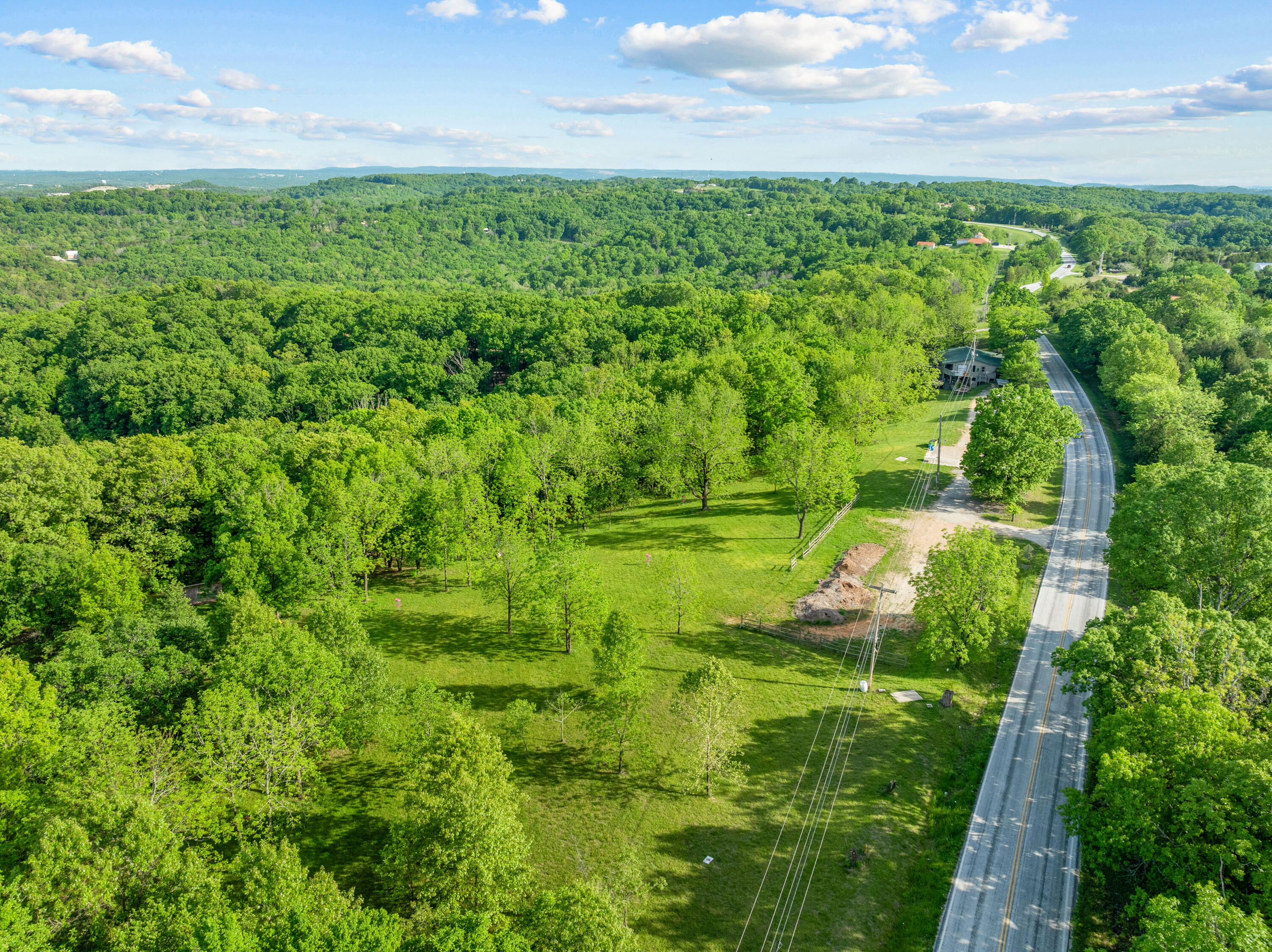 000 El Monte Road Property Photo 7