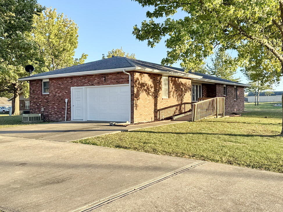 1303 South Forest Street Property Photo 48