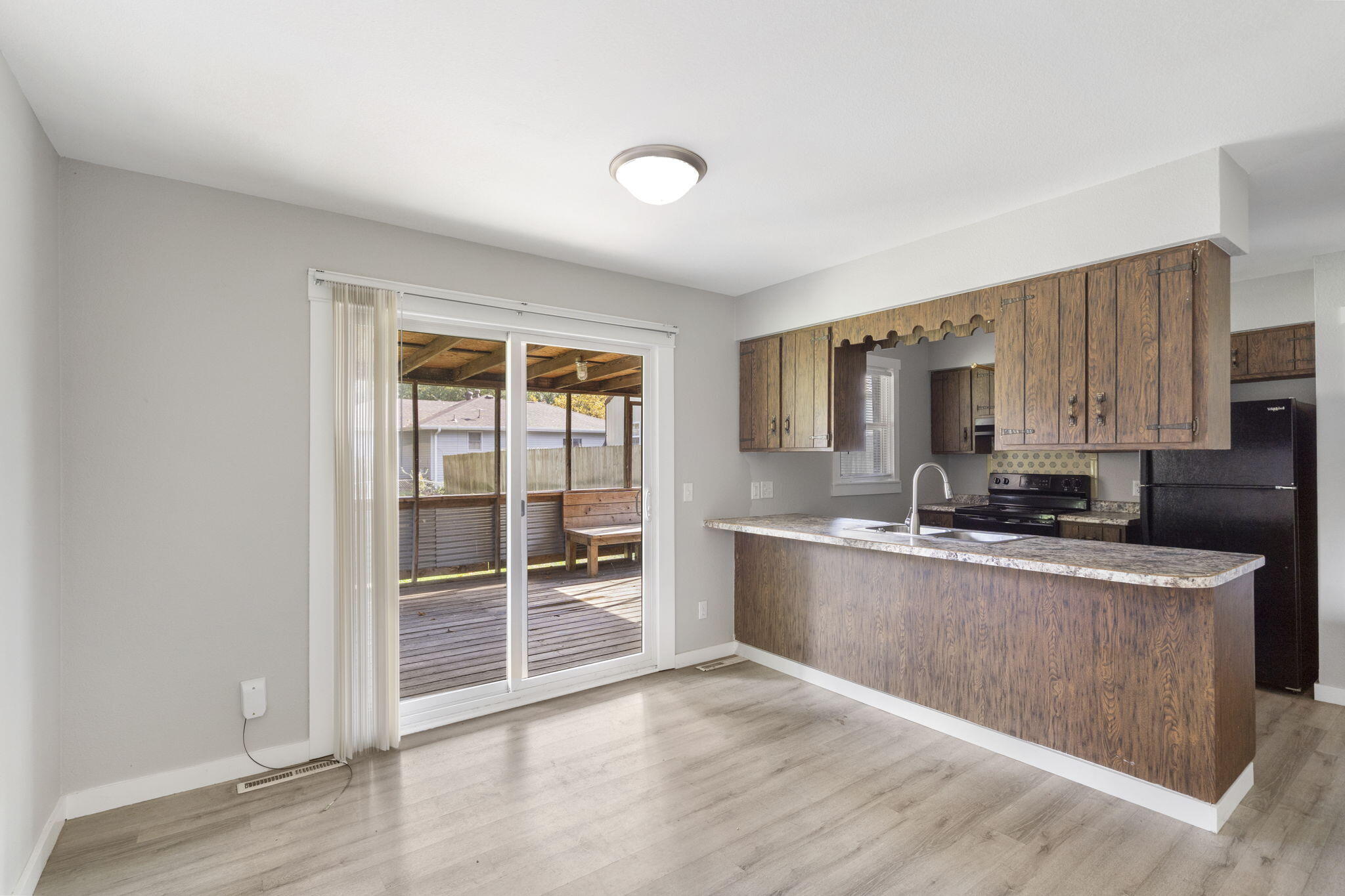 3702 South Walnut Hill Drive Property Photo 10