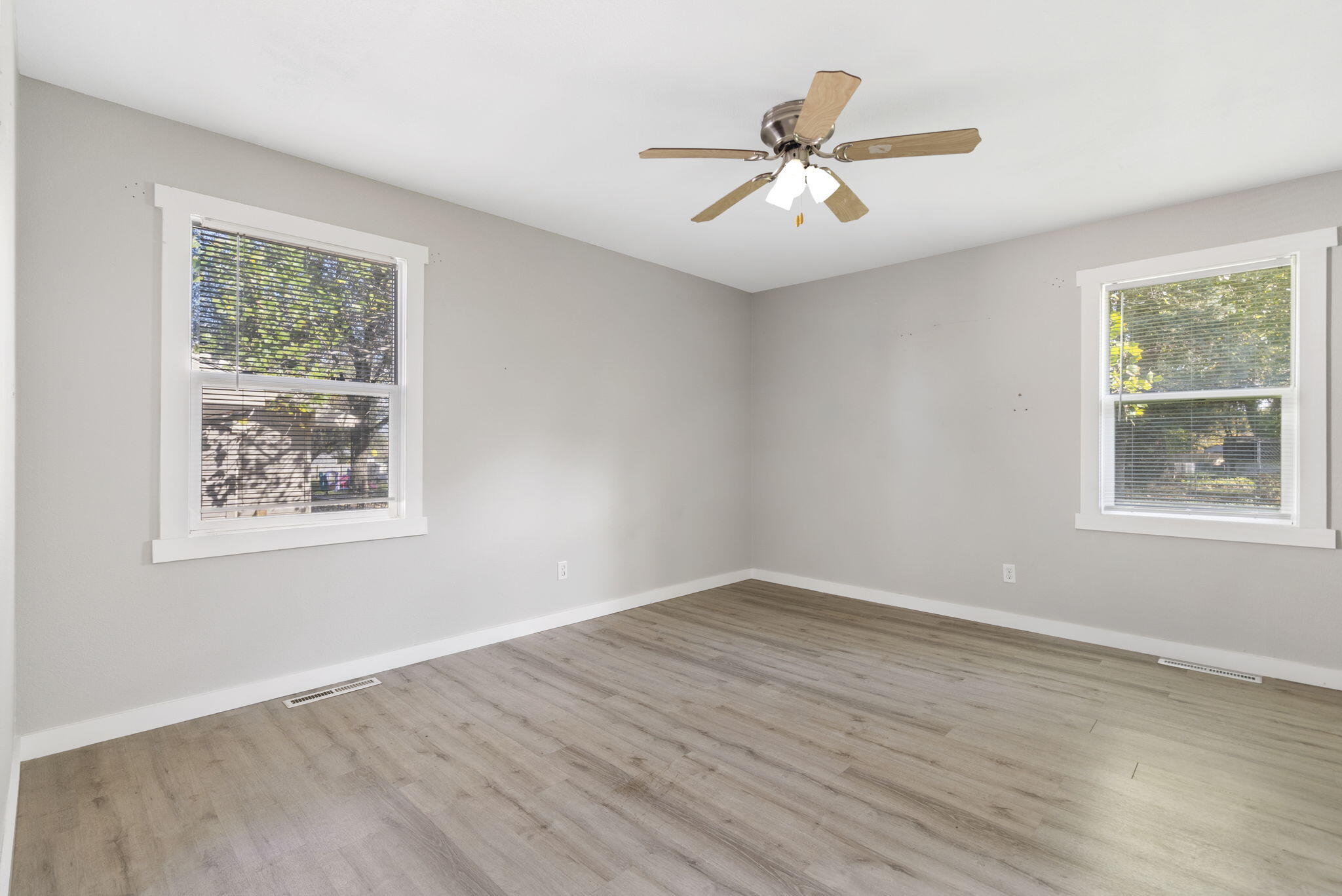 3702 South Walnut Hill Drive Property Photo 12