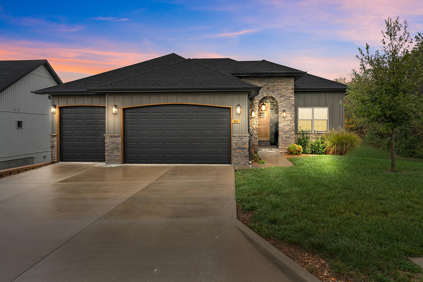 811 East Rainey Street Property Photo 1