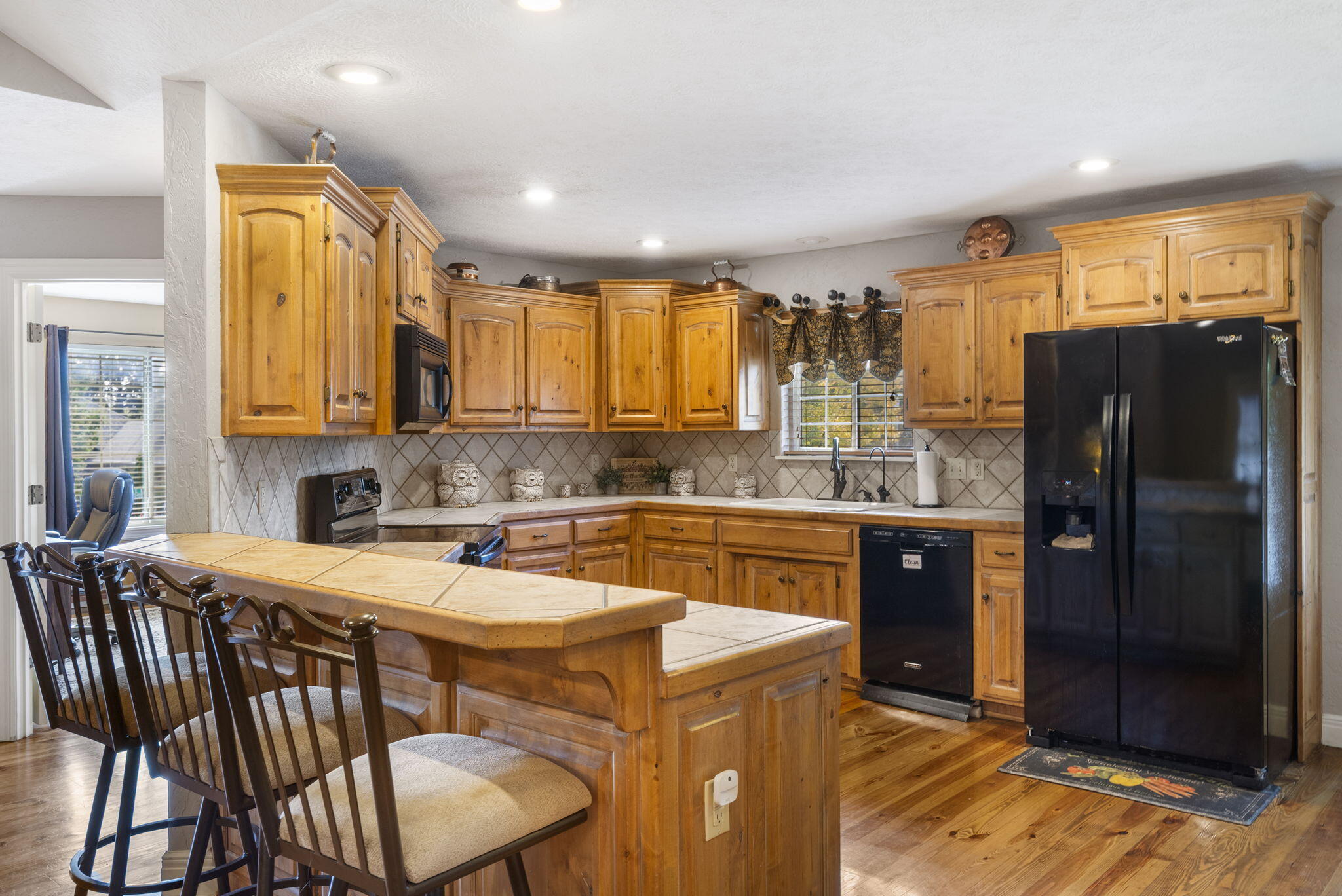 608 South Yellowwood Drive Property Photo 11