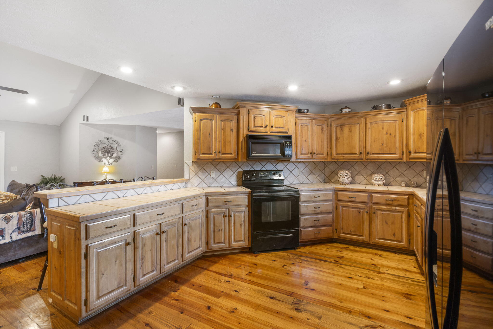 608 South Yellowwood Drive Property Photo 12