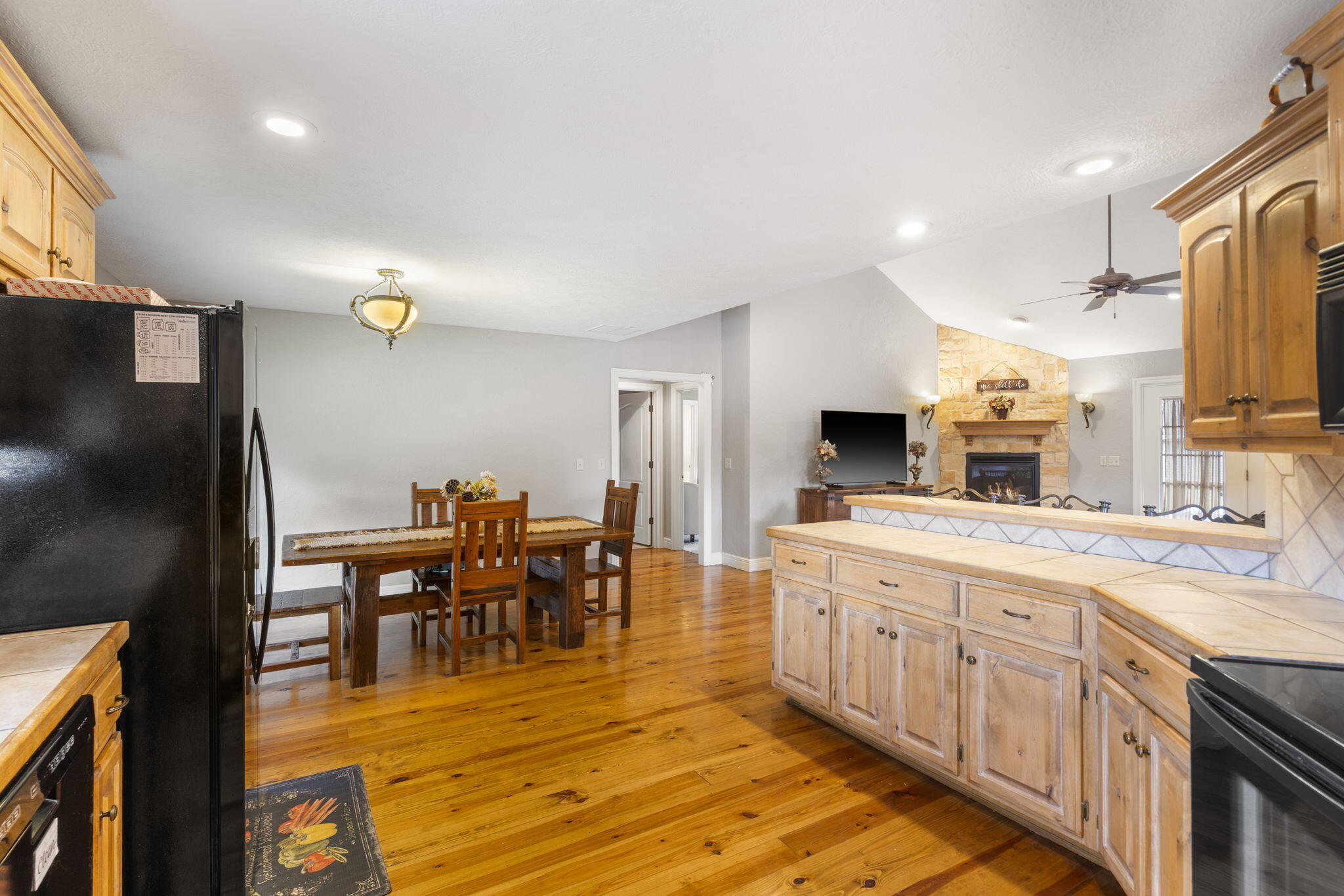 608 South Yellowwood Drive Property Photo 13