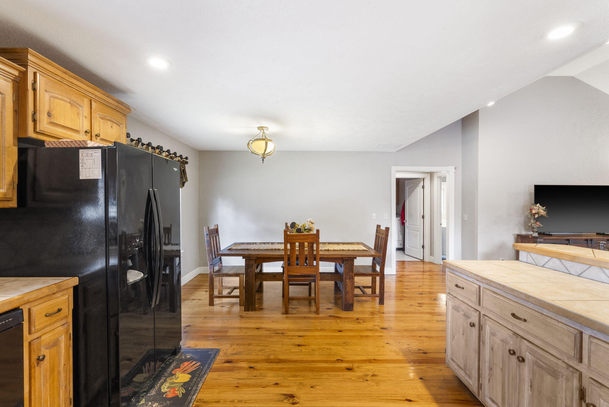 608 South Yellowwood Drive Property Photo 14